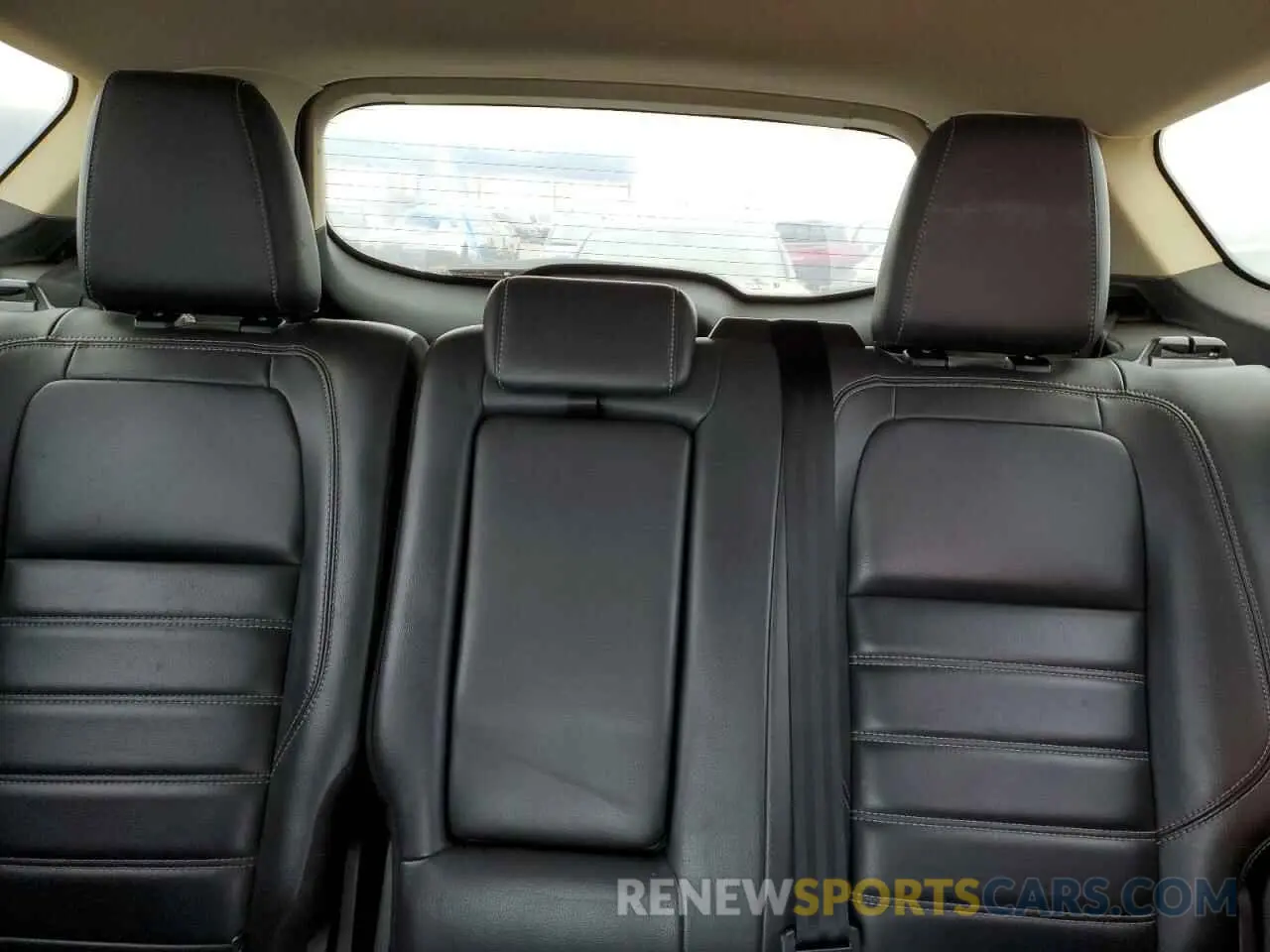 10 Photograph of a damaged car 1FMCU0HD9KUA46118 FORD ESCAPE 2019