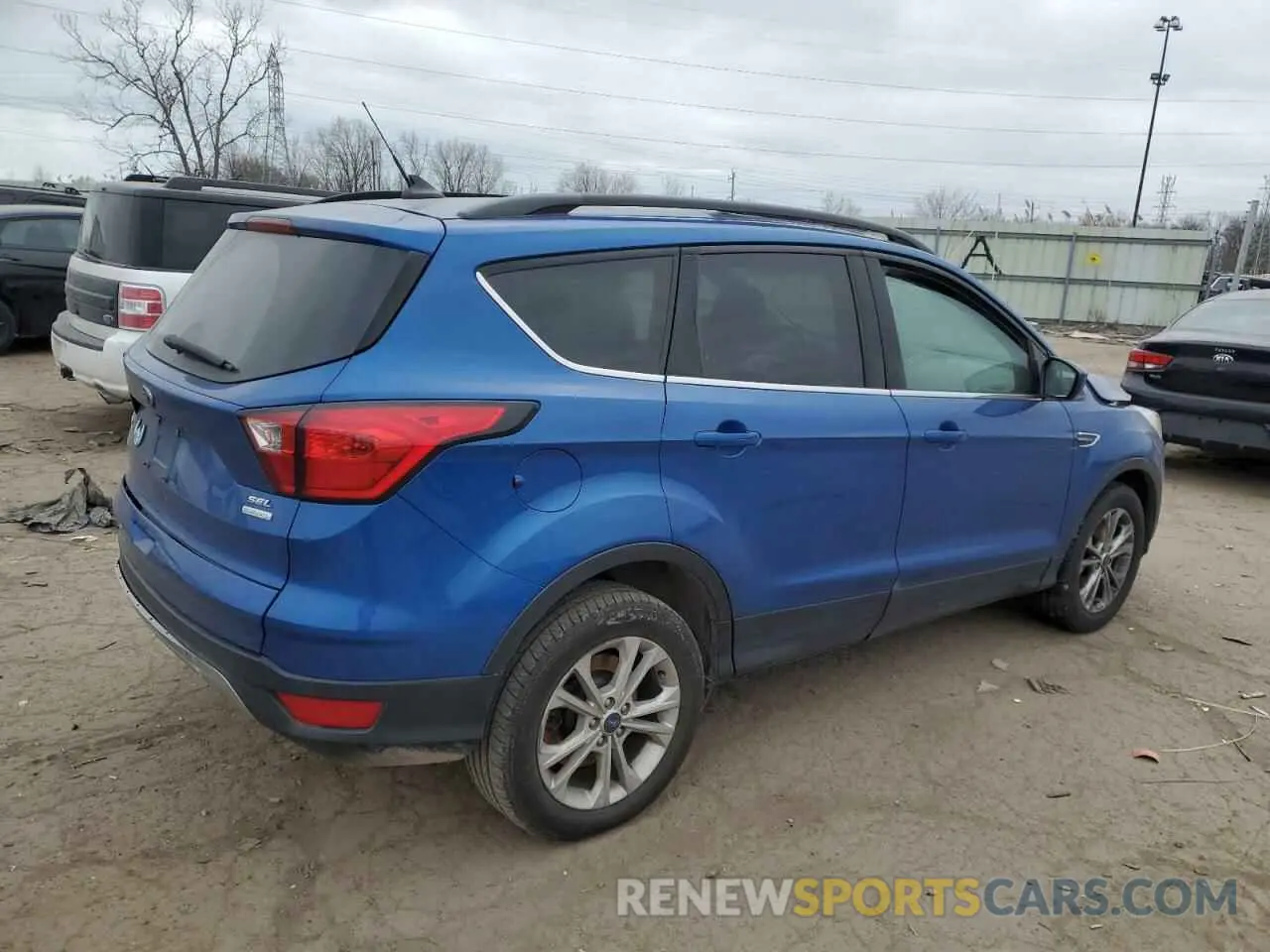3 Photograph of a damaged car 1FMCU0HD9KUA46118 FORD ESCAPE 2019
