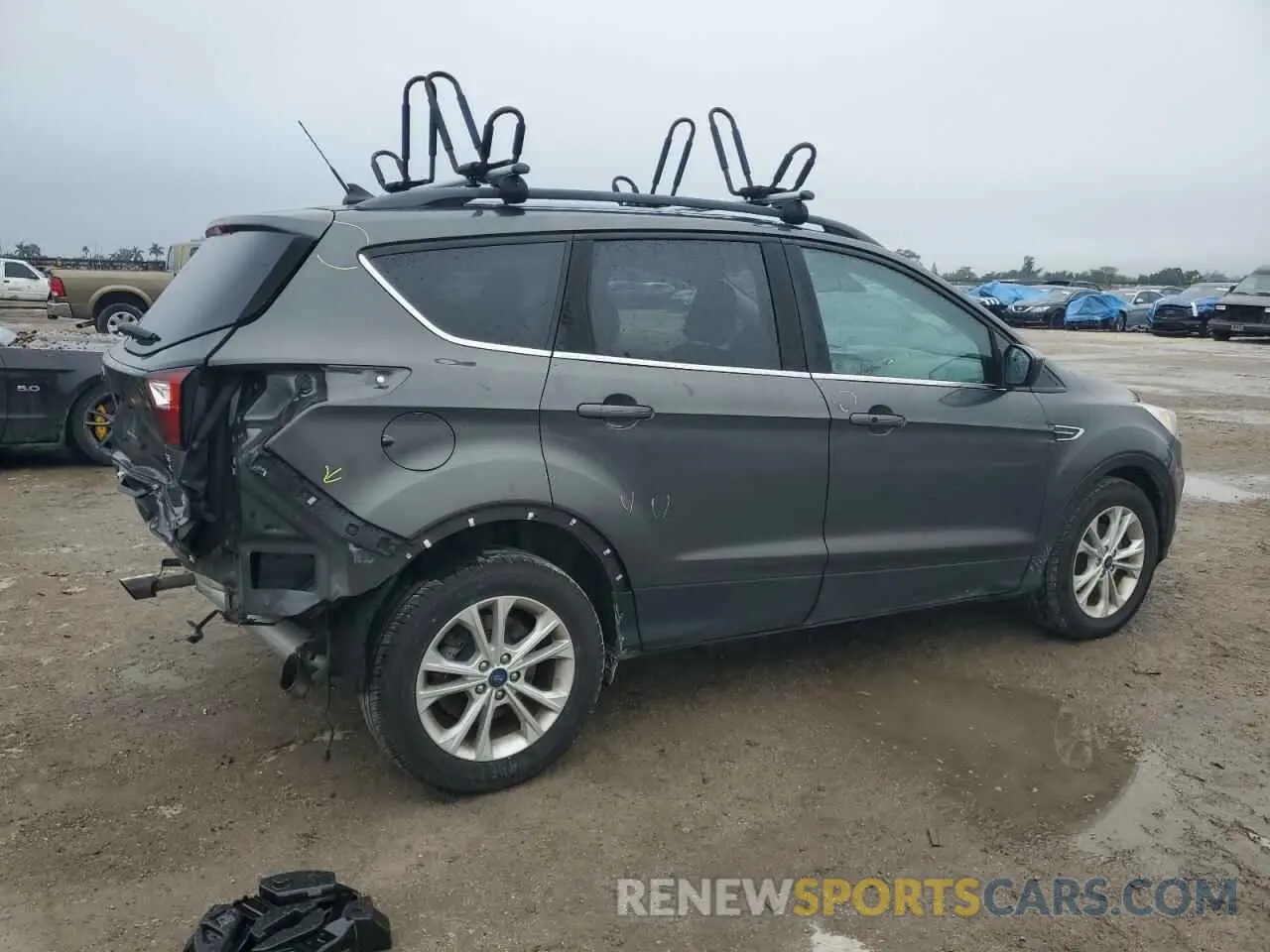 3 Photograph of a damaged car 1FMCU0HD9KUB95001 FORD ESCAPE 2019