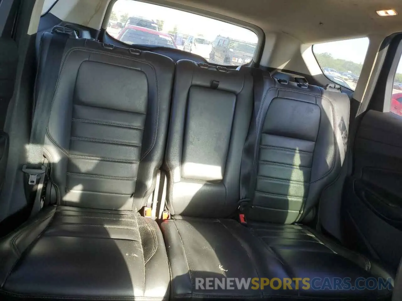10 Photograph of a damaged car 1FMCU0HDXKUA49934 FORD ESCAPE 2019