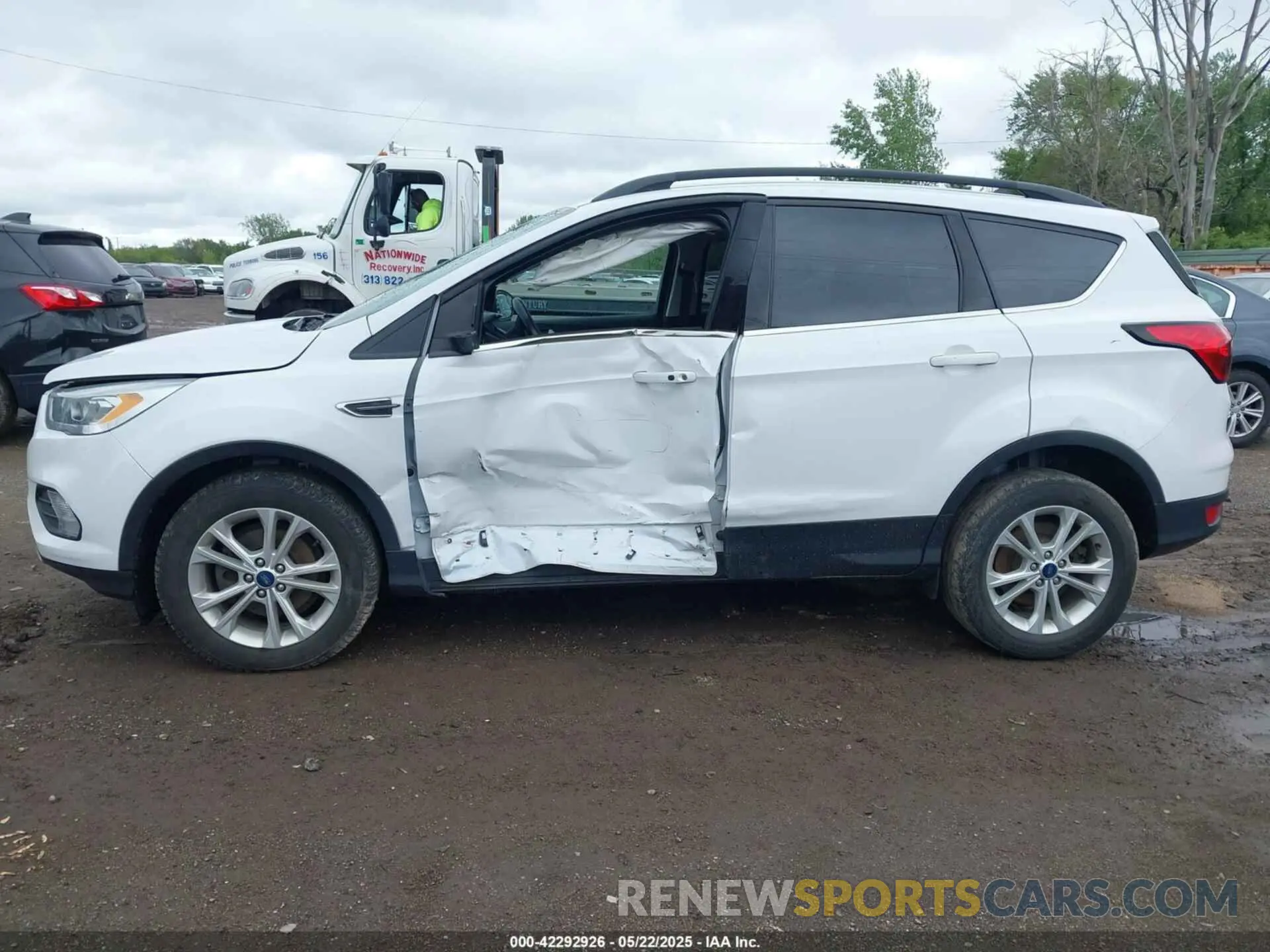14 Photograph of a damaged car 1FMCU0HDXKUA77863 FORD ESCAPE 2019