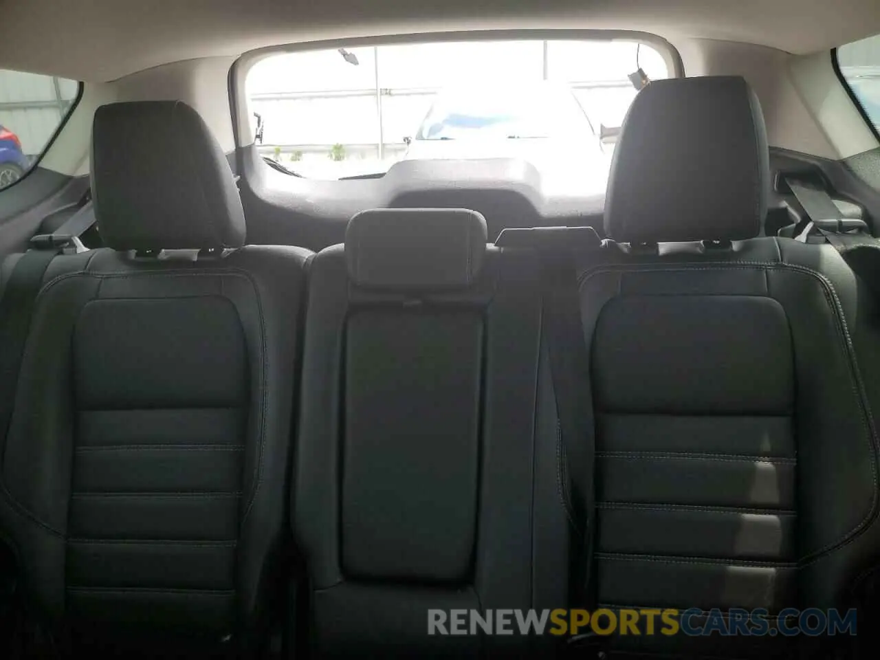 10 Photograph of a damaged car 1FMCU0J90KUA31920 FORD ESCAPE 2019