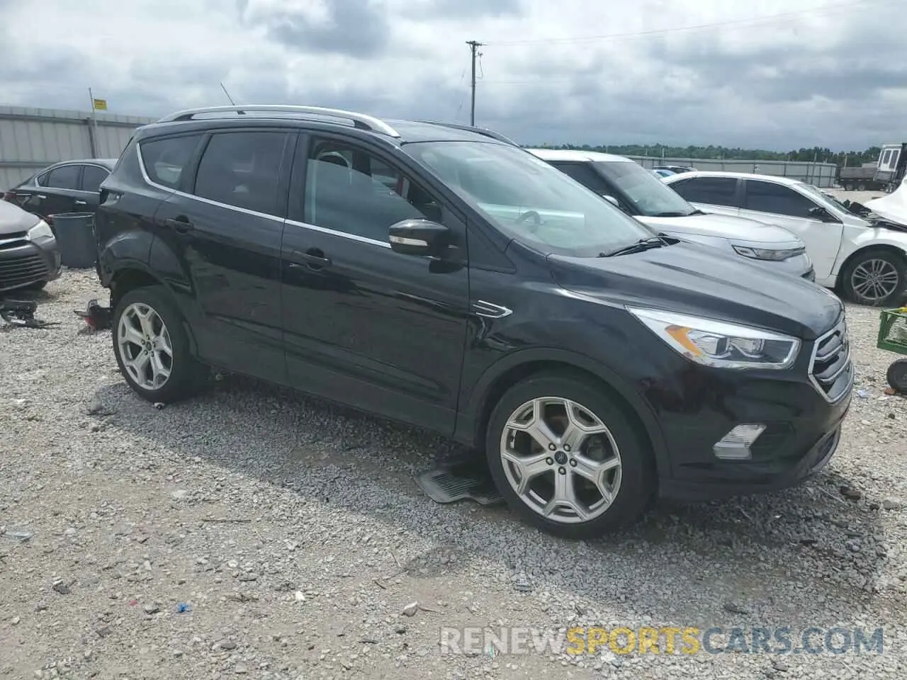 4 Photograph of a damaged car 1FMCU0J90KUA31920 FORD ESCAPE 2019