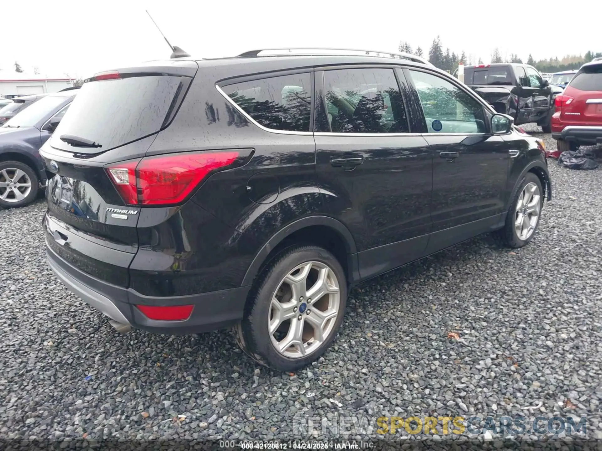 4 Photograph of a damaged car 1FMCU0J90KUC54829 FORD ESCAPE 2019