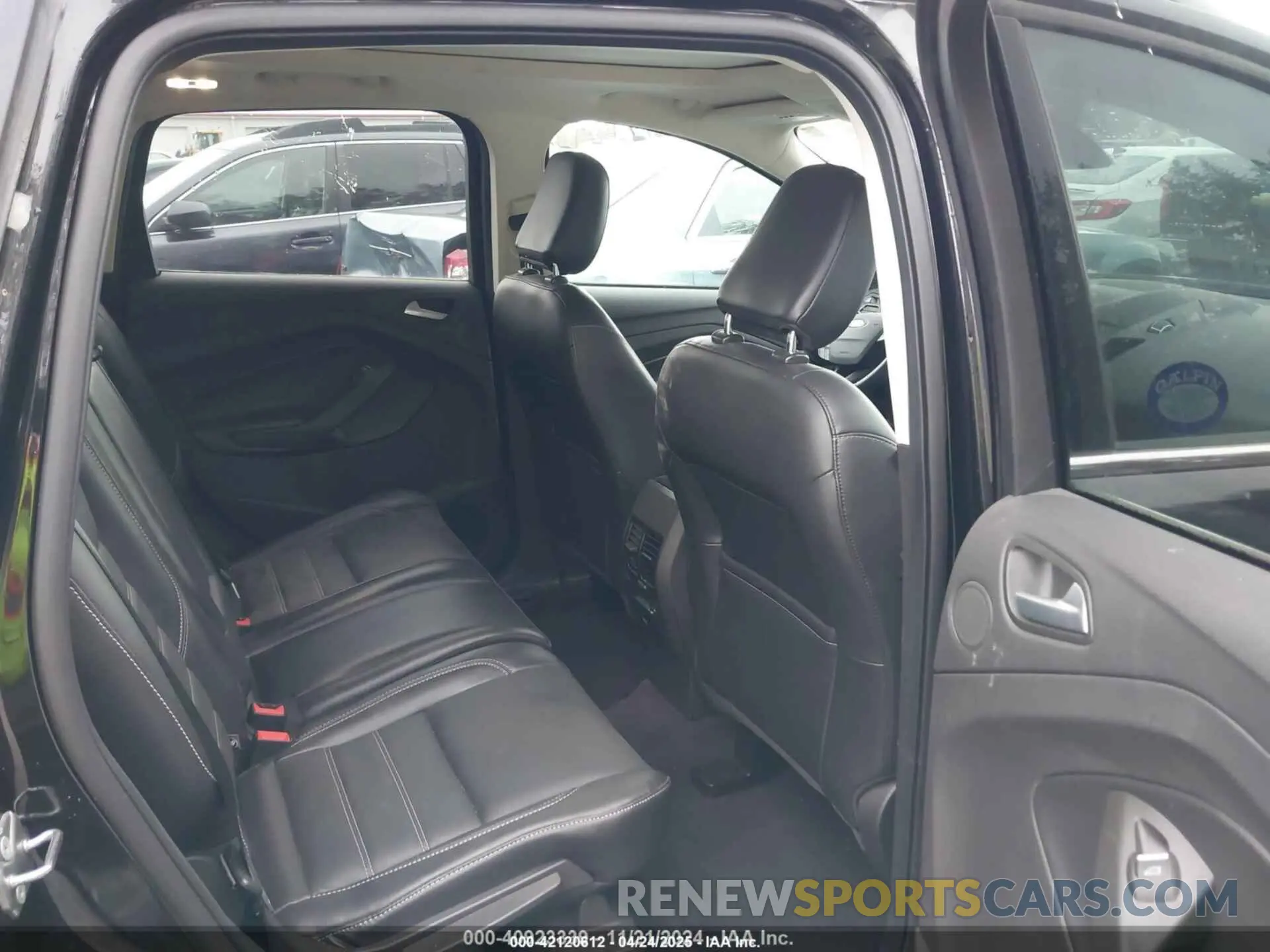 8 Photograph of a damaged car 1FMCU0J90KUC54829 FORD ESCAPE 2019