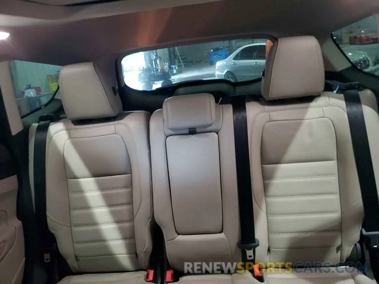10 Photograph of a damaged car 1FMCU0J91KUB47689 FORD ESCAPE 2019