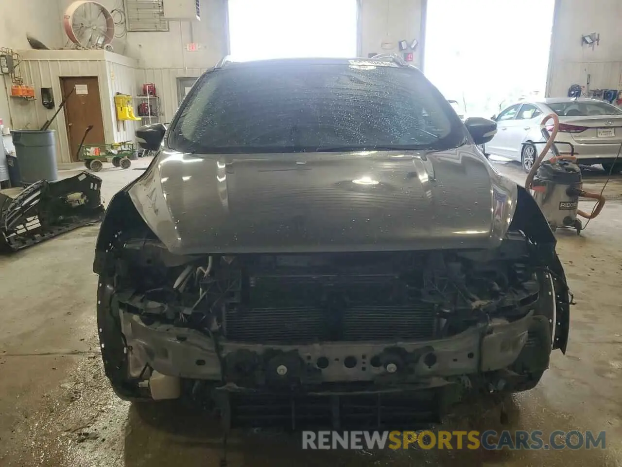 5 Photograph of a damaged car 1FMCU0J91KUC02268 FORD ESCAPE 2019
