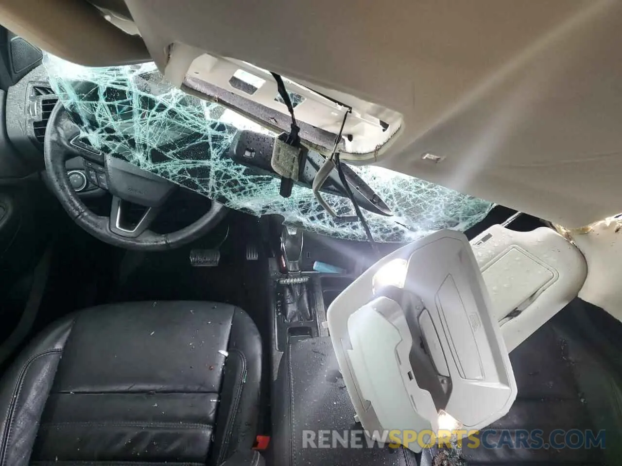 8 Photograph of a damaged car 1FMCU0J91KUC29342 FORD ESCAPE 2019