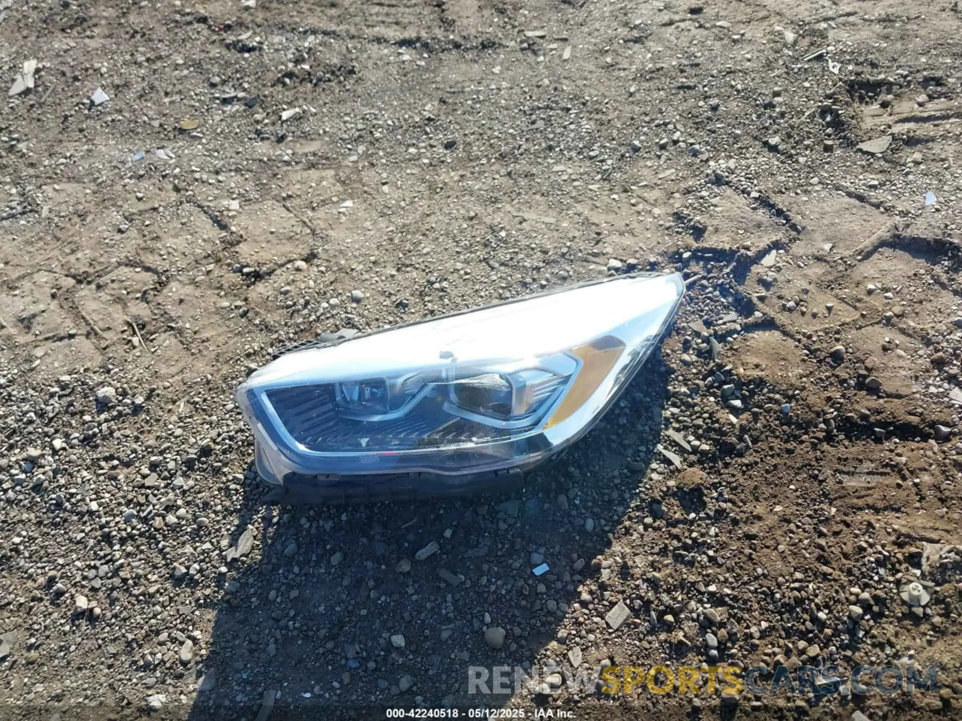 12 Photograph of a damaged car 1FMCU0J92KUC58168 FORD ESCAPE 2019