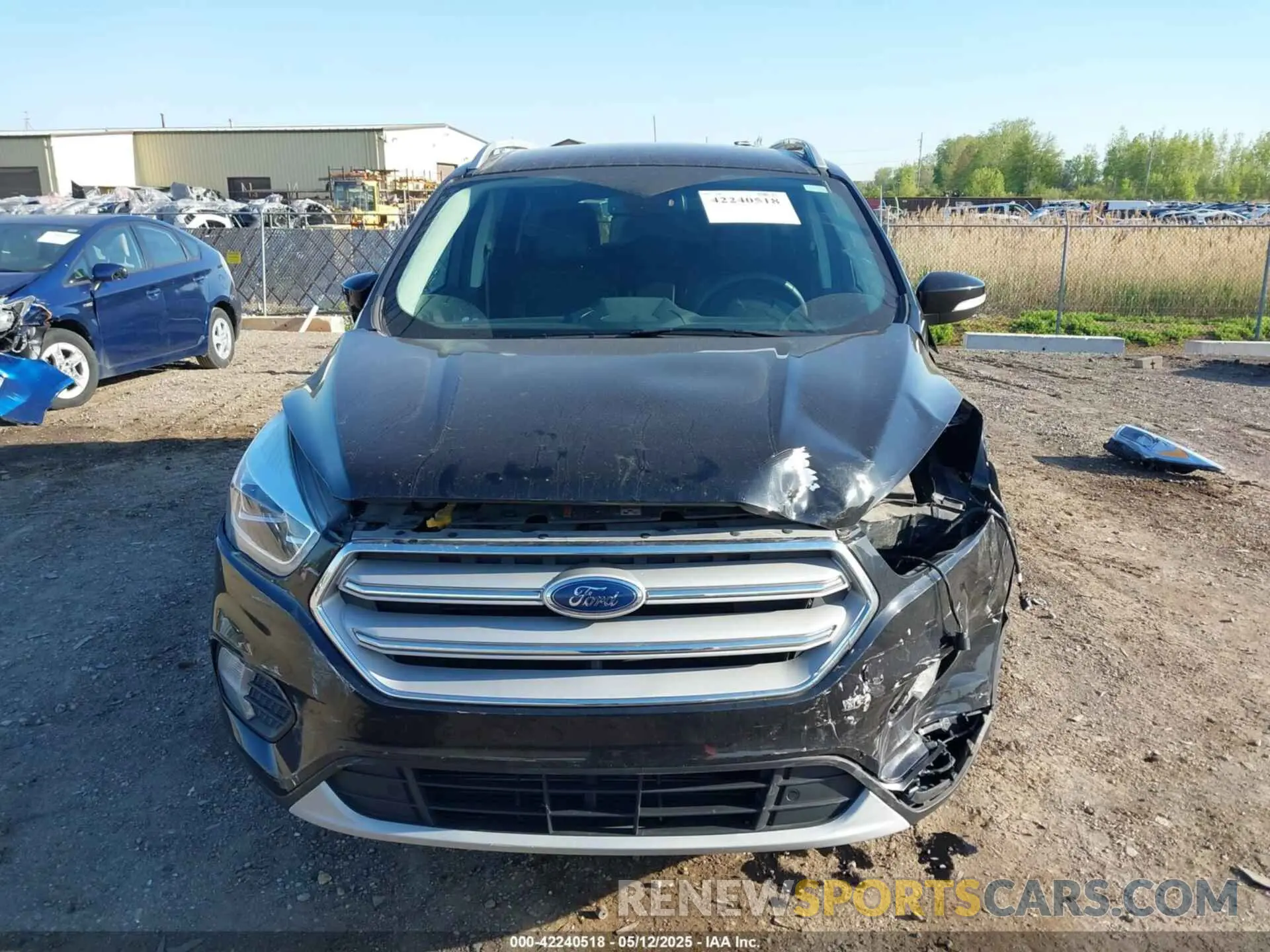 13 Photograph of a damaged car 1FMCU0J92KUC58168 FORD ESCAPE 2019