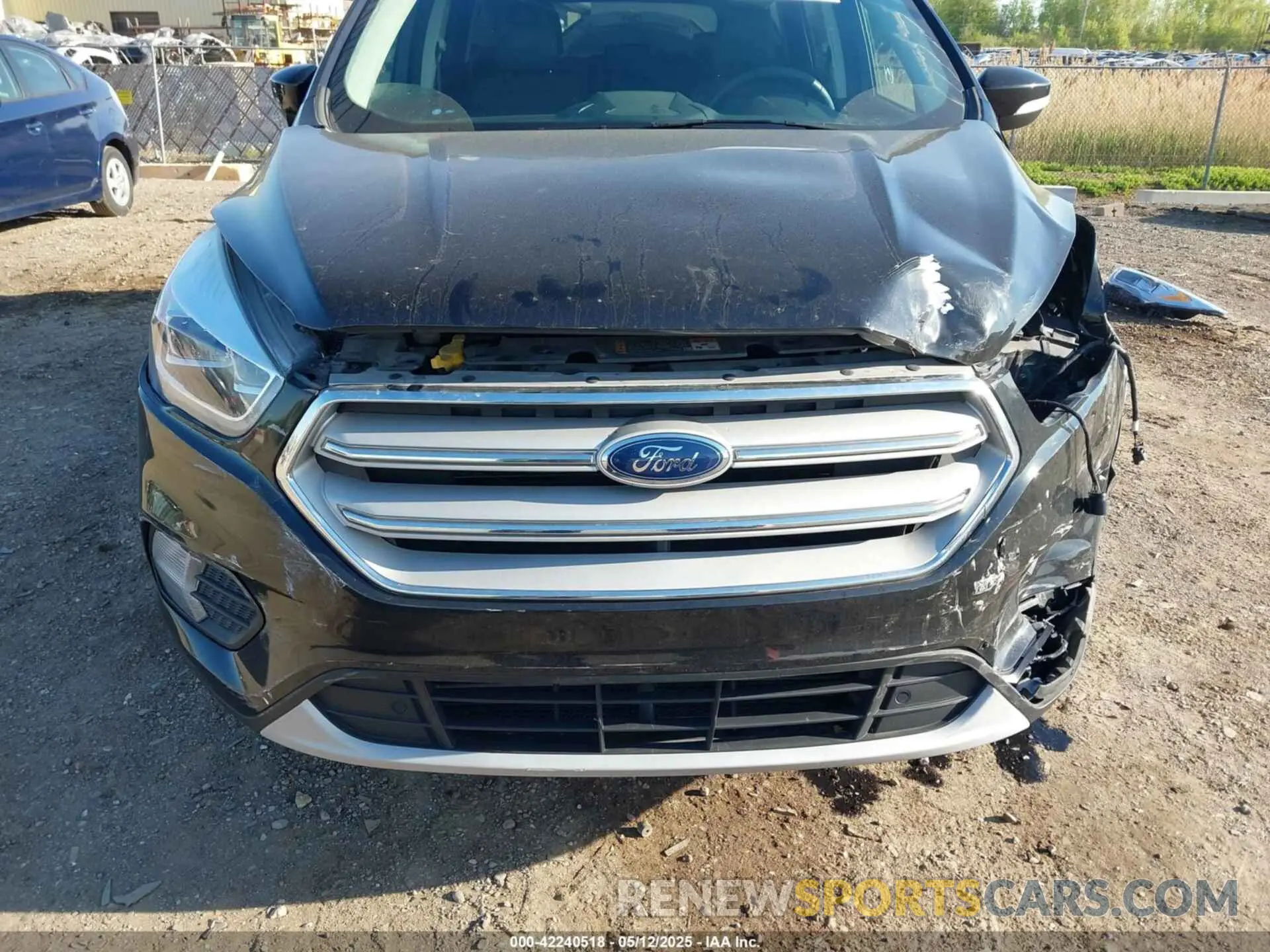 18 Photograph of a damaged car 1FMCU0J92KUC58168 FORD ESCAPE 2019