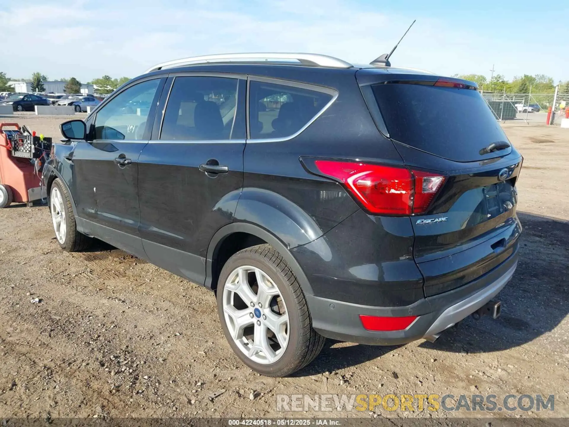 3 Photograph of a damaged car 1FMCU0J92KUC58168 FORD ESCAPE 2019