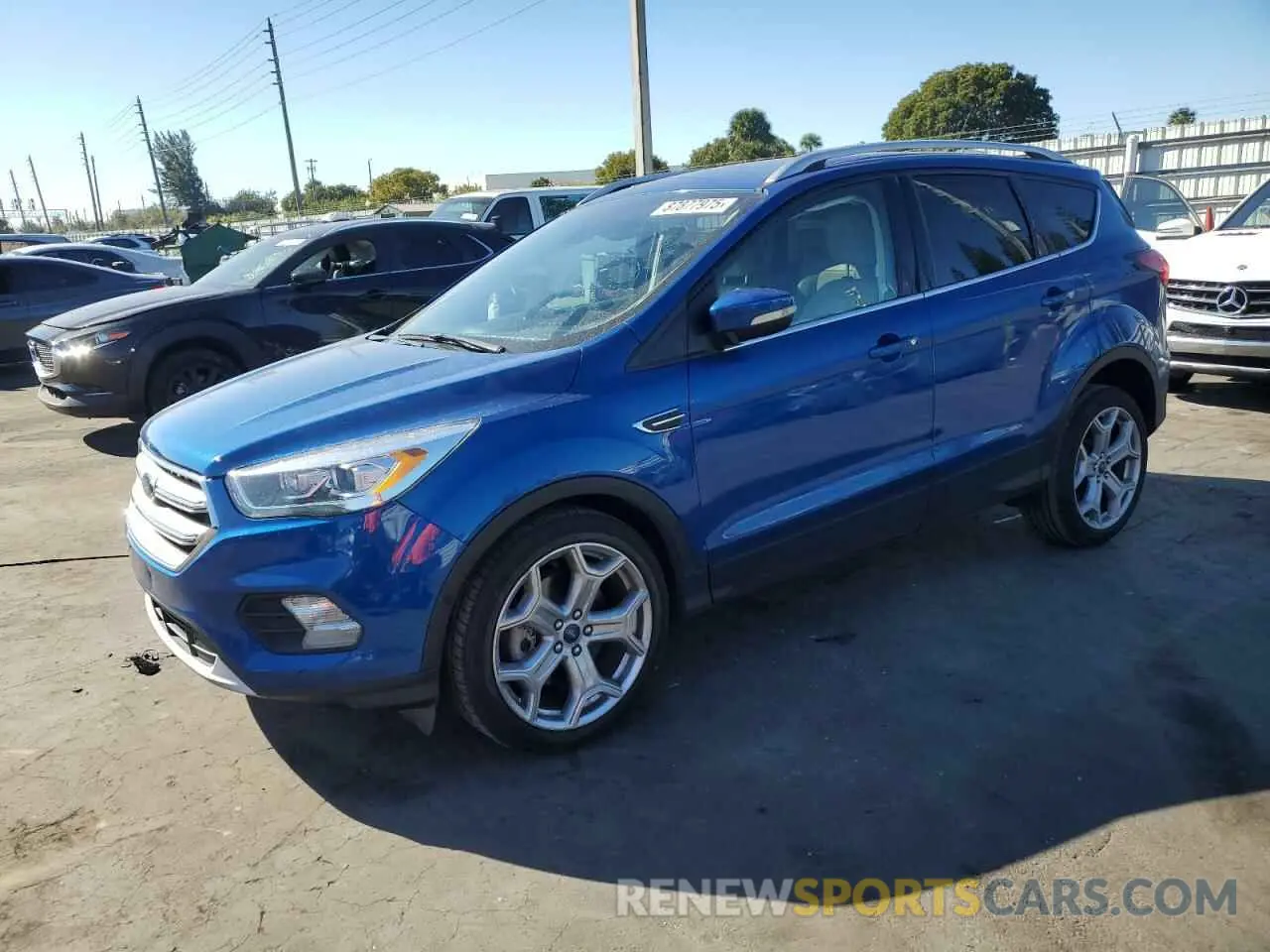 1 Photograph of a damaged car 1FMCU0J93KUC33103 FORD ESCAPE 2019