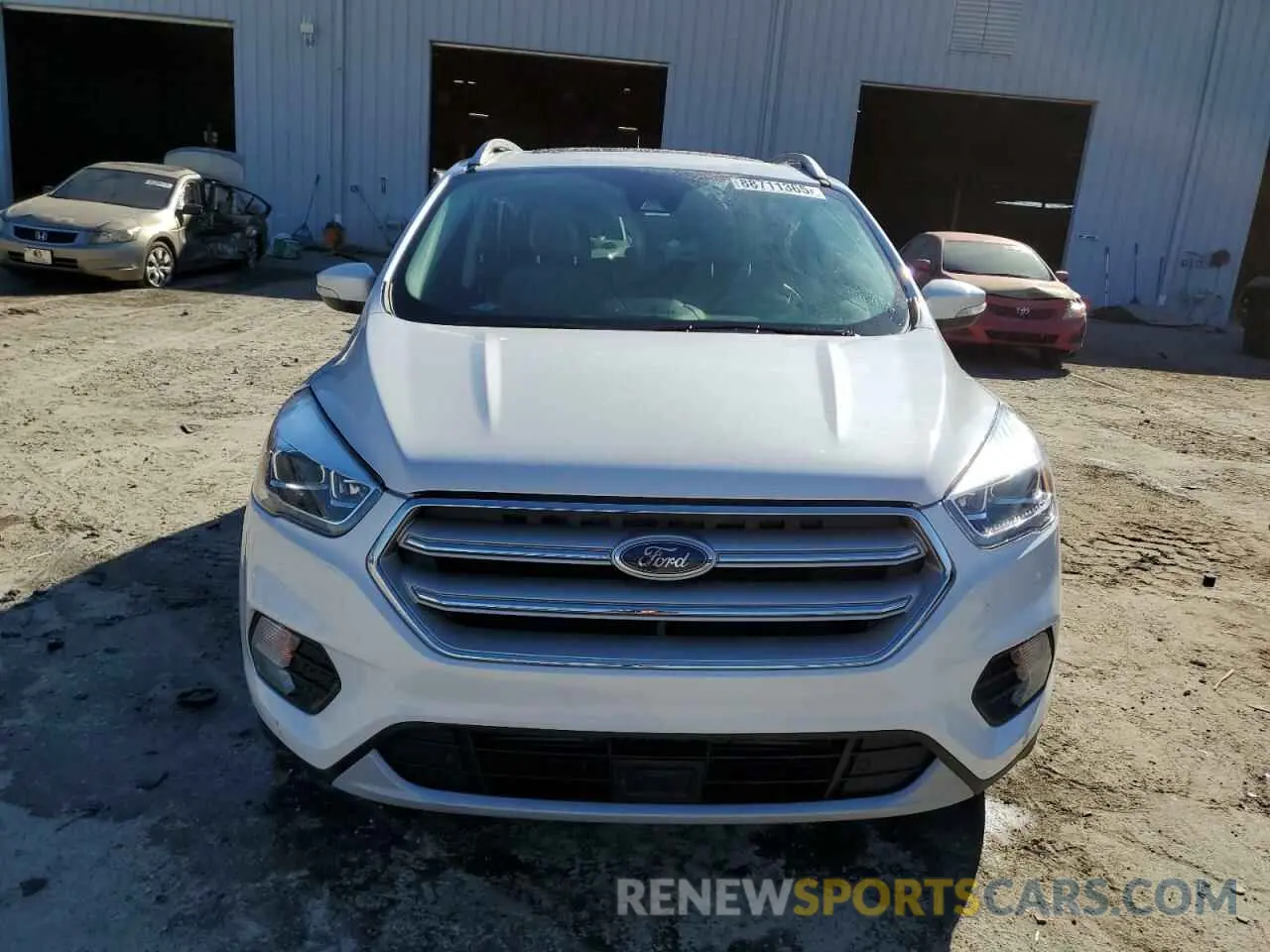 5 Photograph of a damaged car 1FMCU0J94KUA50566 FORD ESCAPE 2019