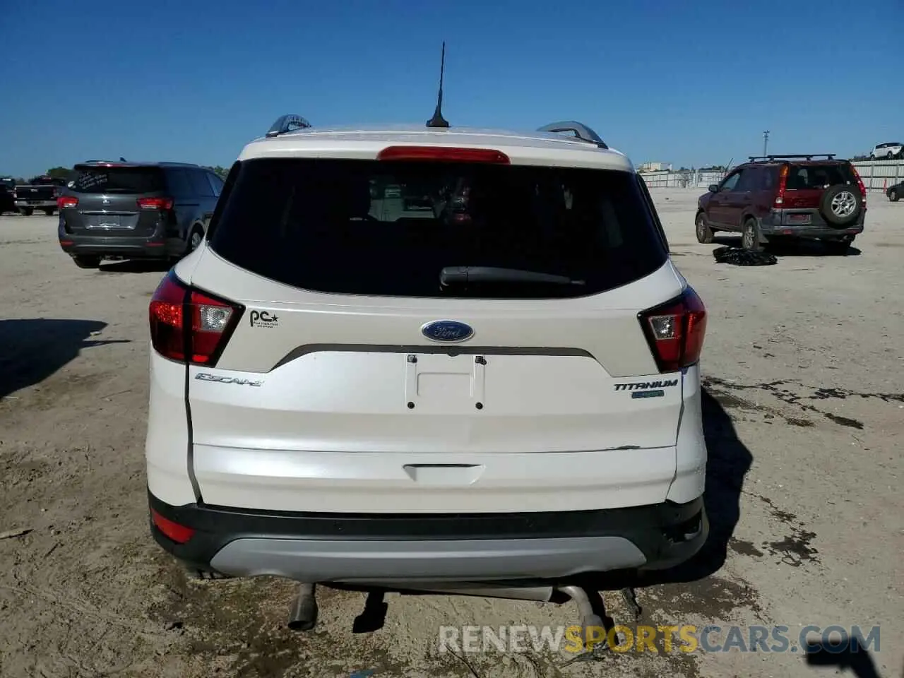 6 Photograph of a damaged car 1FMCU0J94KUA50566 FORD ESCAPE 2019
