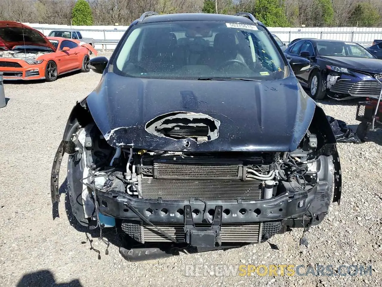 5 Photograph of a damaged car 1FMCU0J94KUB81464 FORD ESCAPE 2019