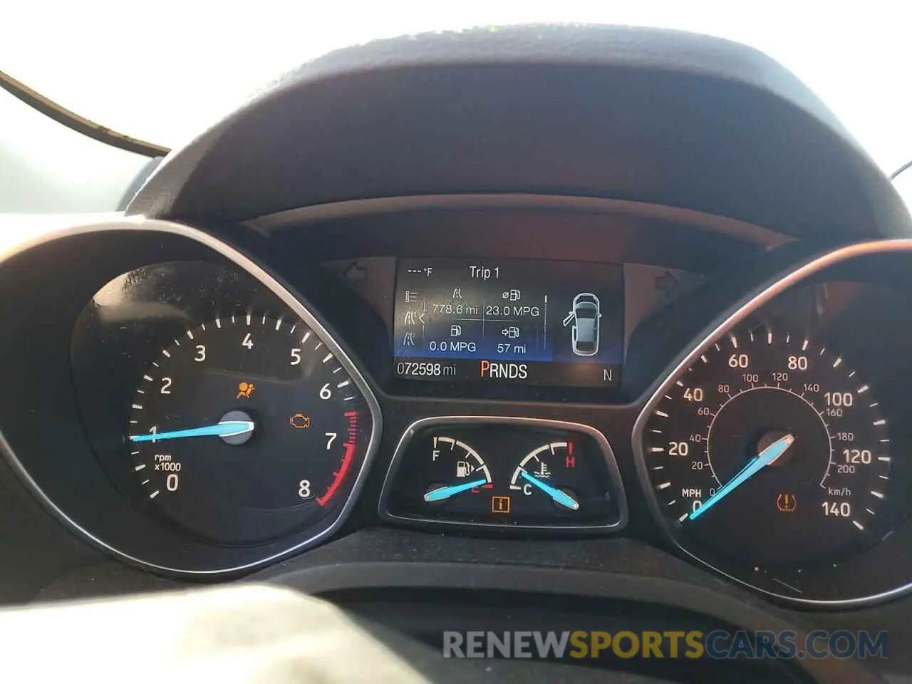 9 Photograph of a damaged car 1FMCU0J94KUB81464 FORD ESCAPE 2019