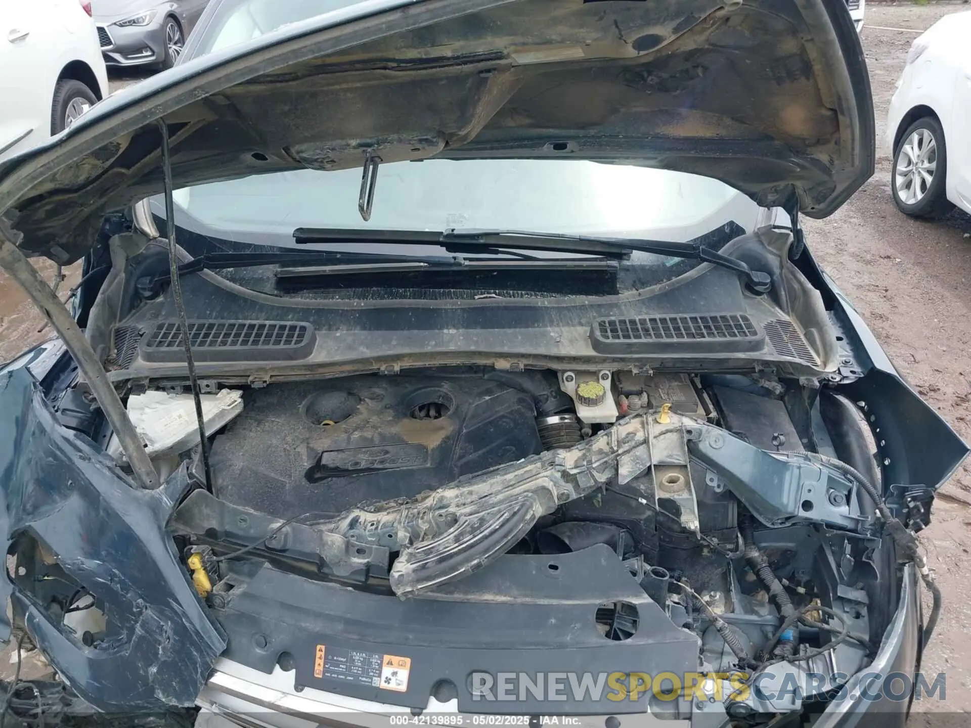 10 Photograph of a damaged car 1FMCU0J94KUC32929 FORD ESCAPE 2019