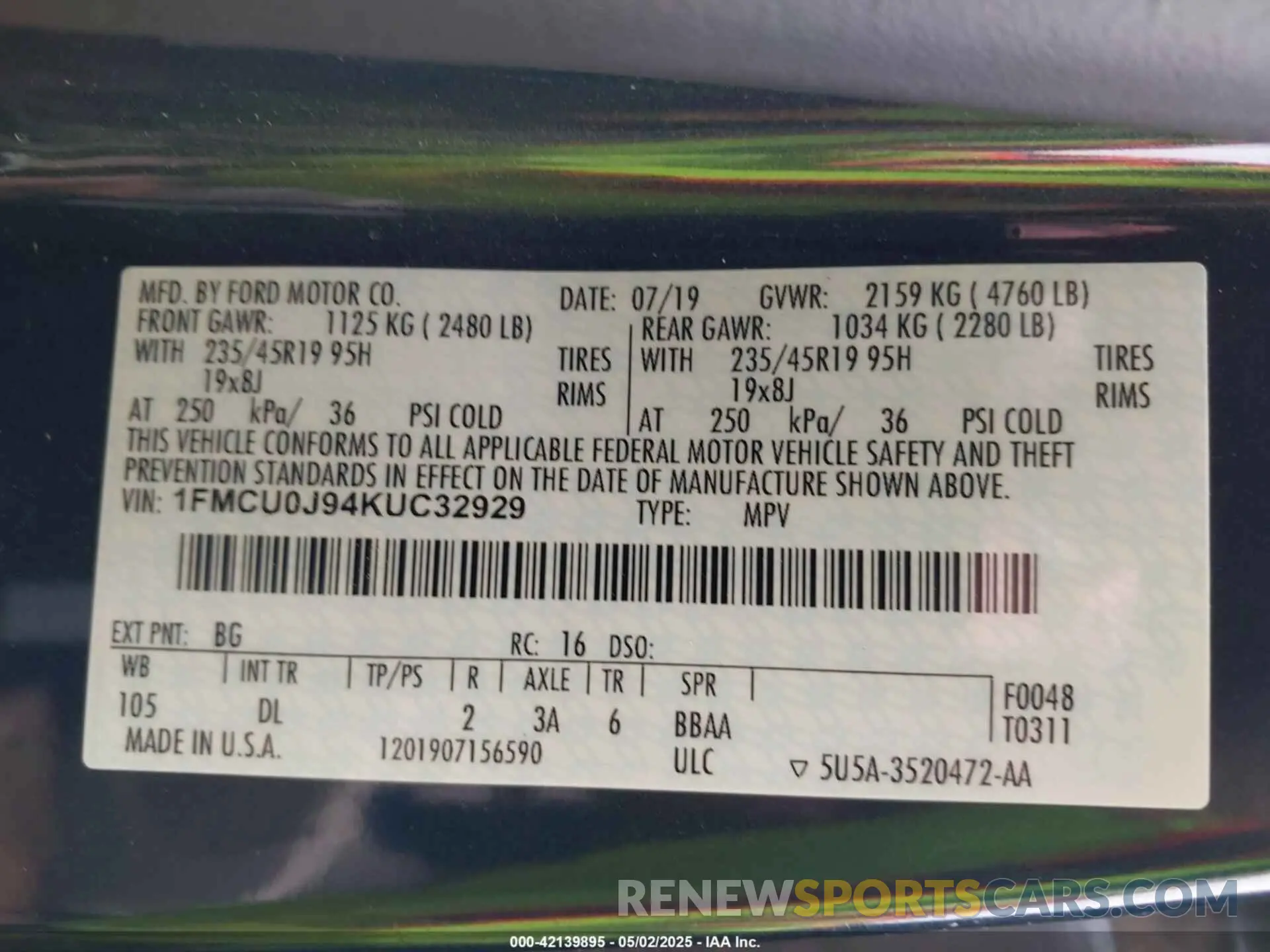 9 Photograph of a damaged car 1FMCU0J94KUC32929 FORD ESCAPE 2019