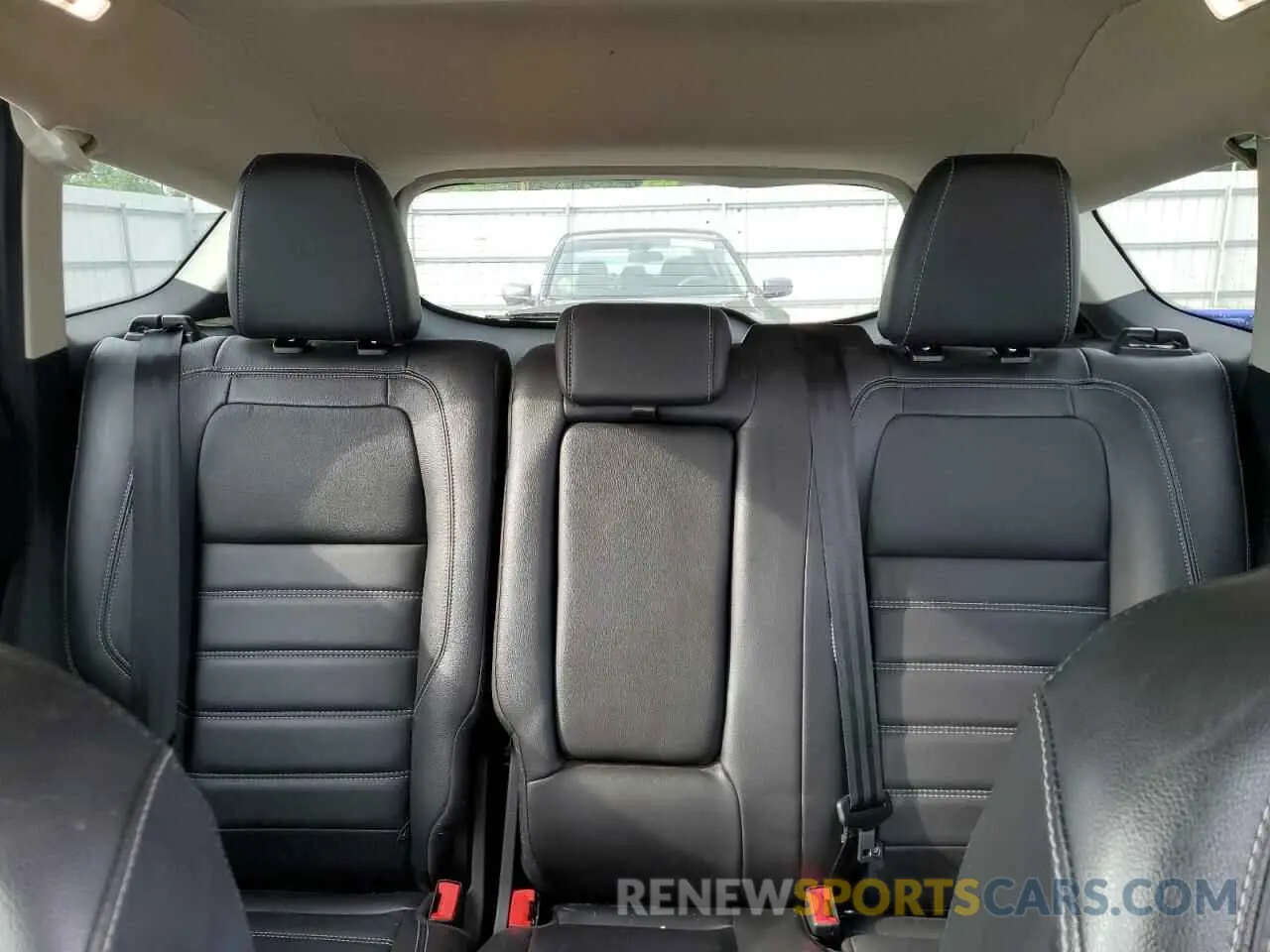 10 Photograph of a damaged car 1FMCU0J95KUB14713 FORD ESCAPE 2019