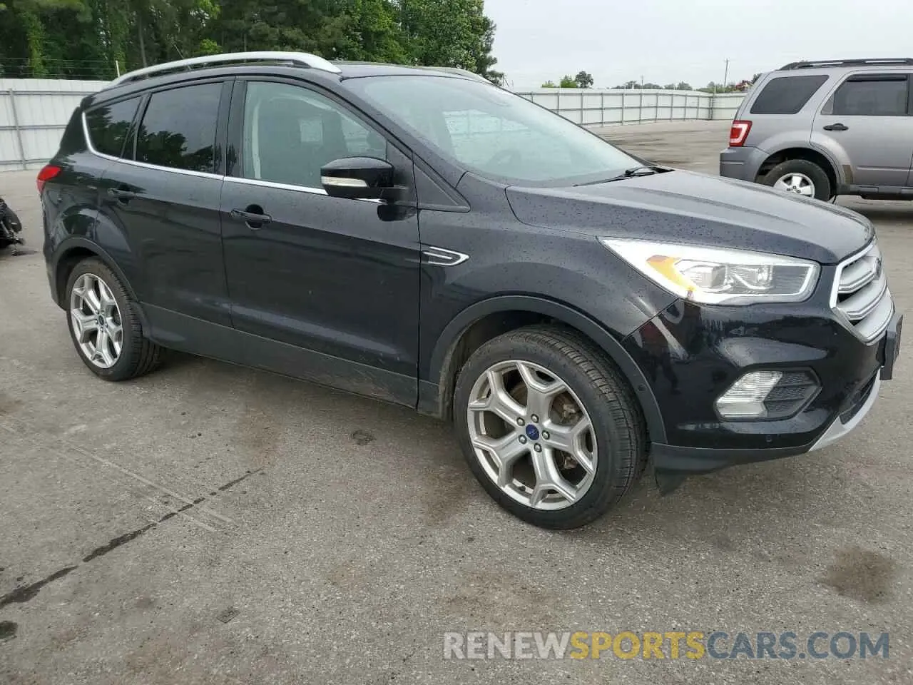 4 Photograph of a damaged car 1FMCU0J95KUB14713 FORD ESCAPE 2019