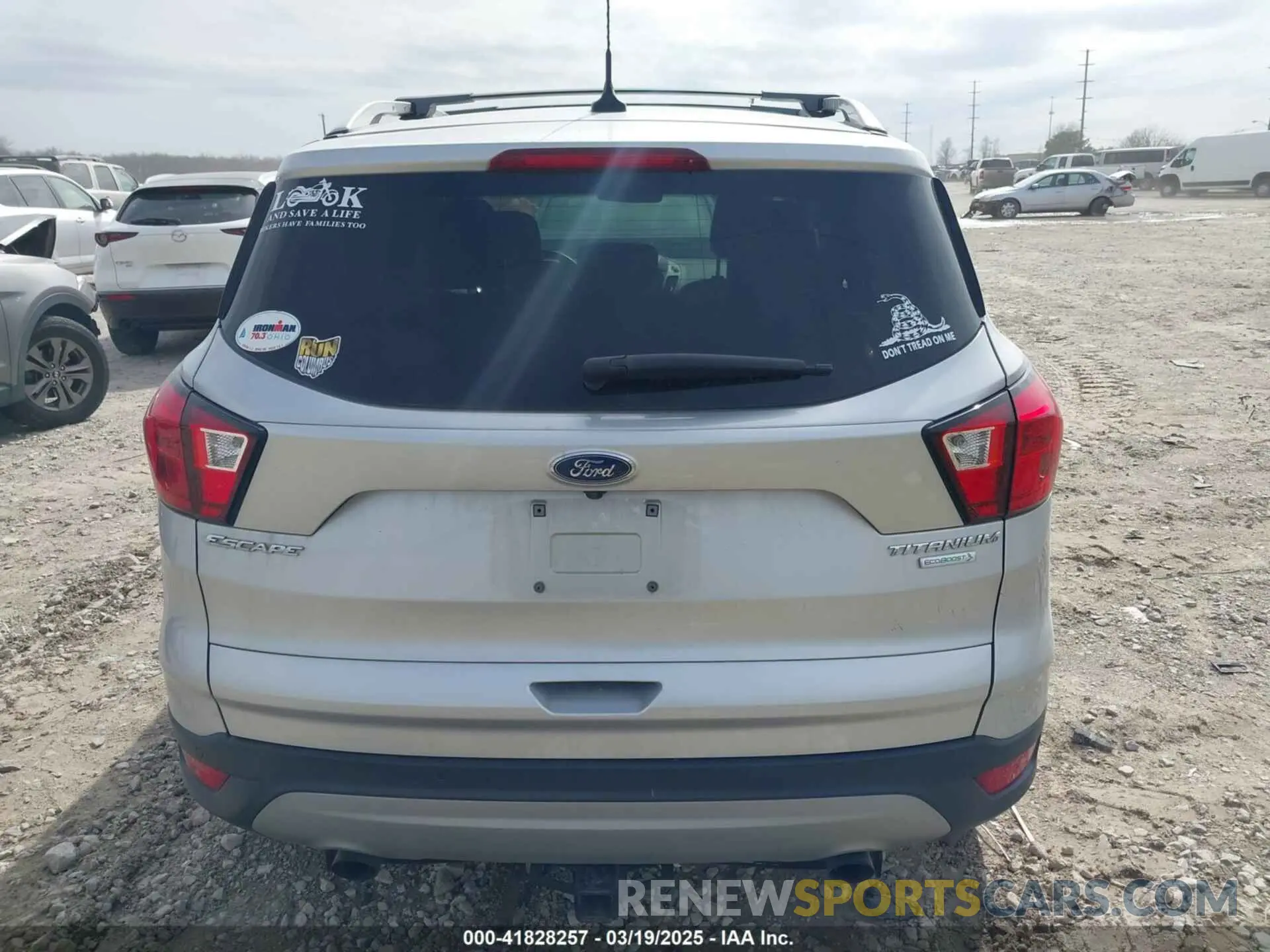 16 Photograph of a damaged car 1FMCU0J96KUA39858 FORD ESCAPE 2019