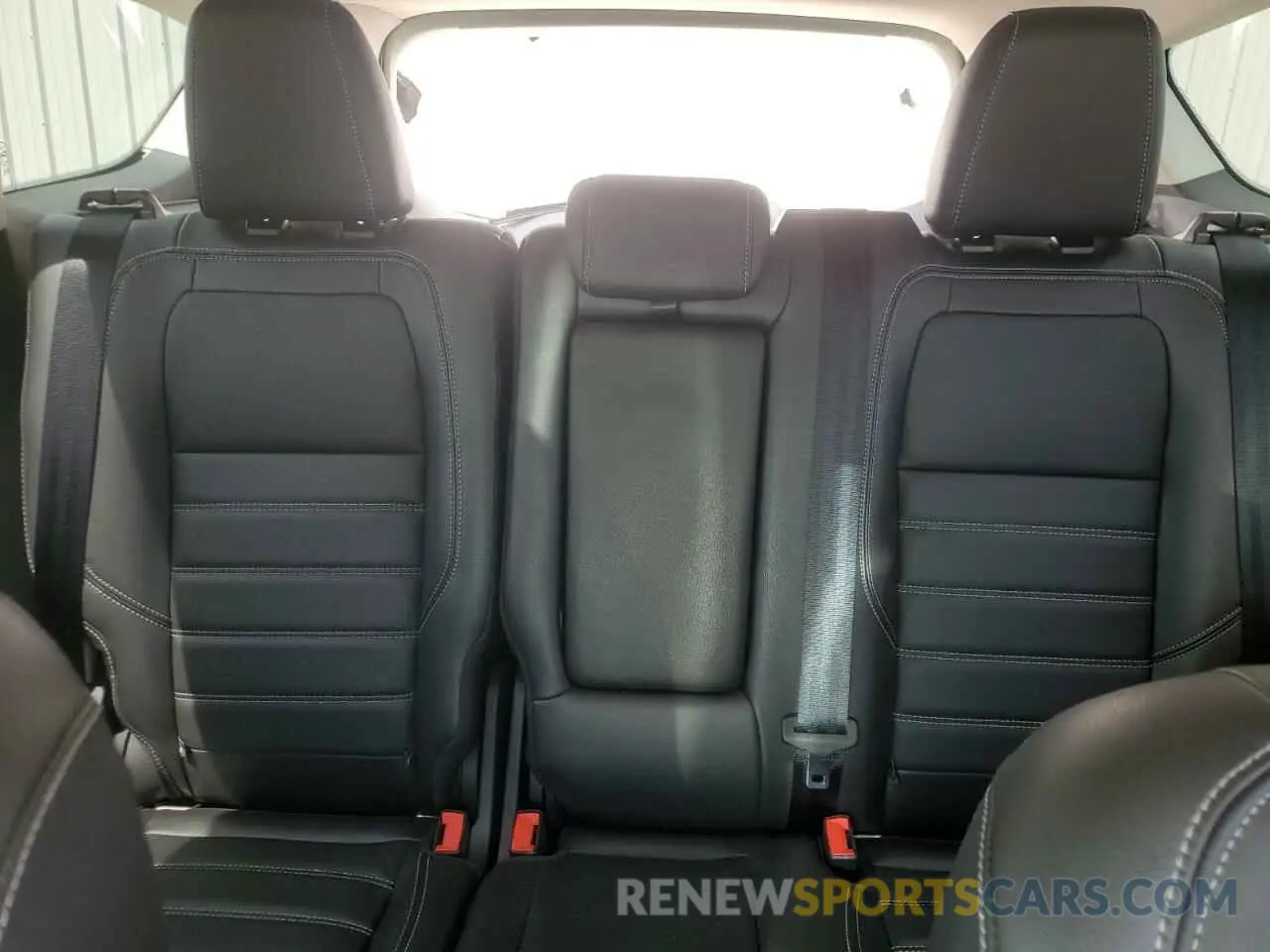10 Photograph of a damaged car 1FMCU0J96KUB95883 FORD ESCAPE 2019