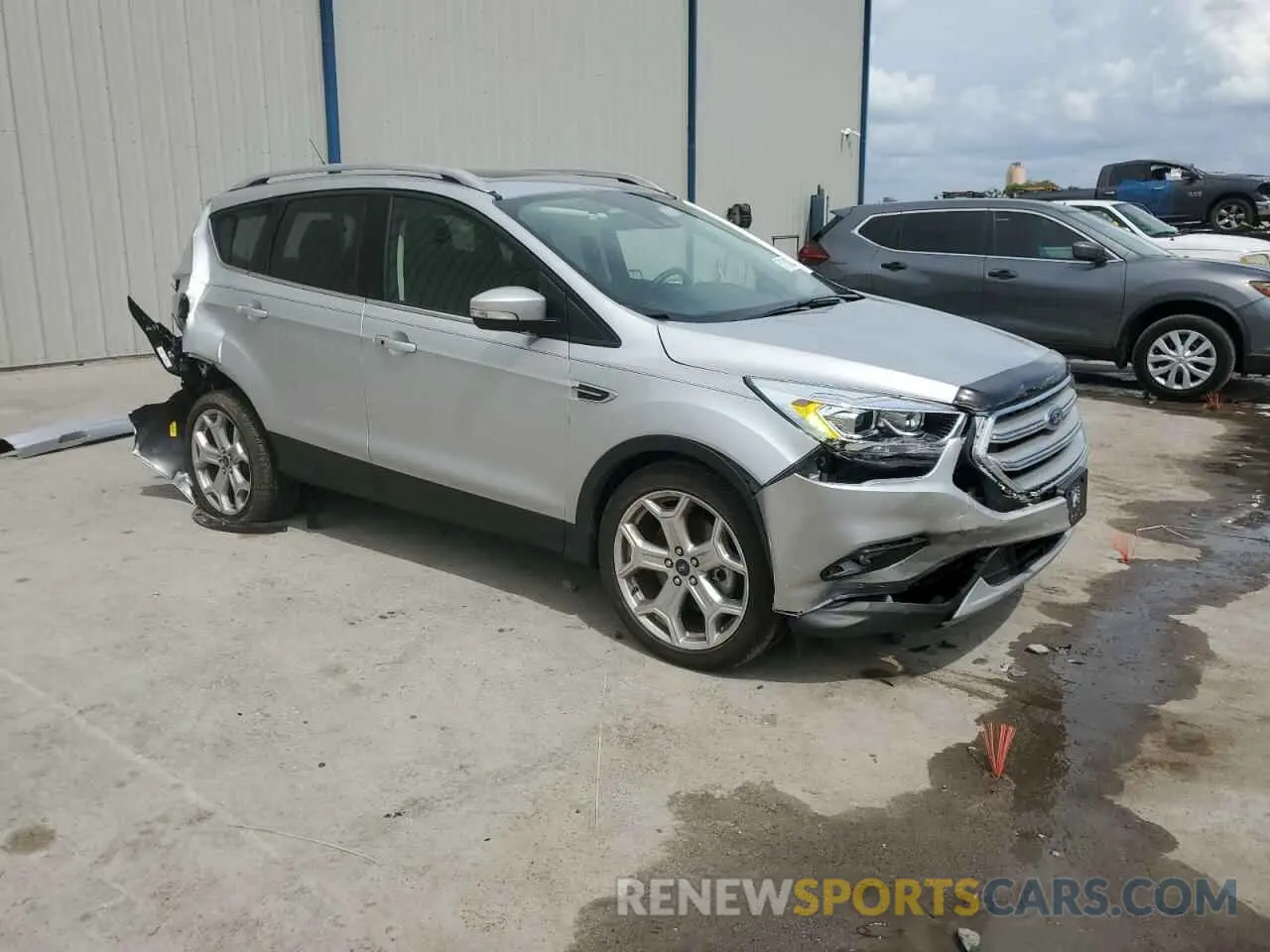 4 Photograph of a damaged car 1FMCU0J96KUB95883 FORD ESCAPE 2019