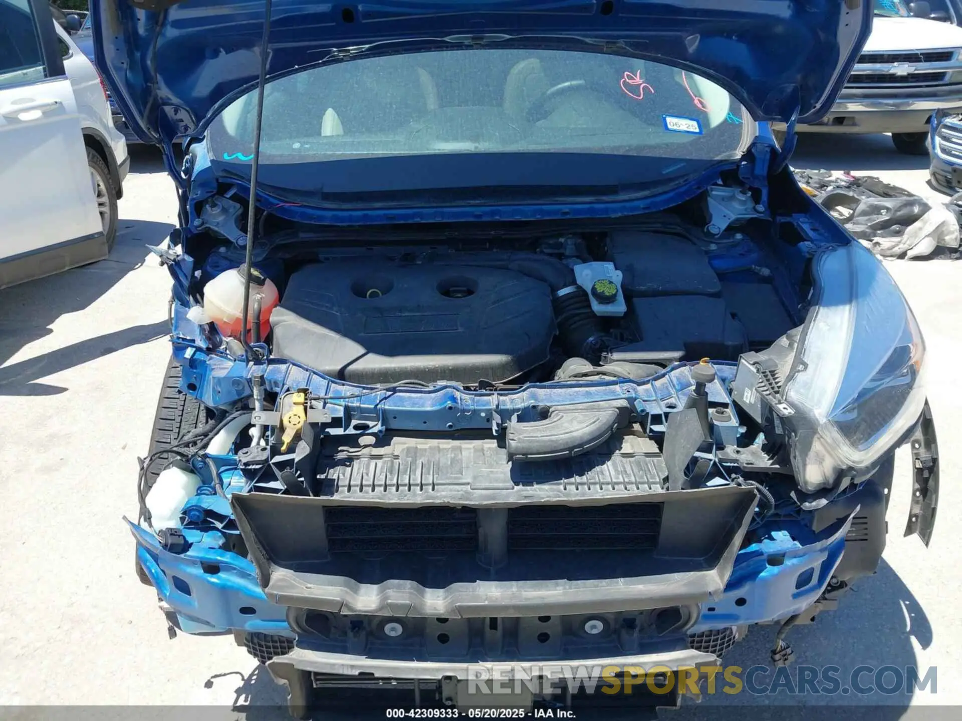 10 Photograph of a damaged car 1FMCU0J96KUC34410 FORD ESCAPE 2019