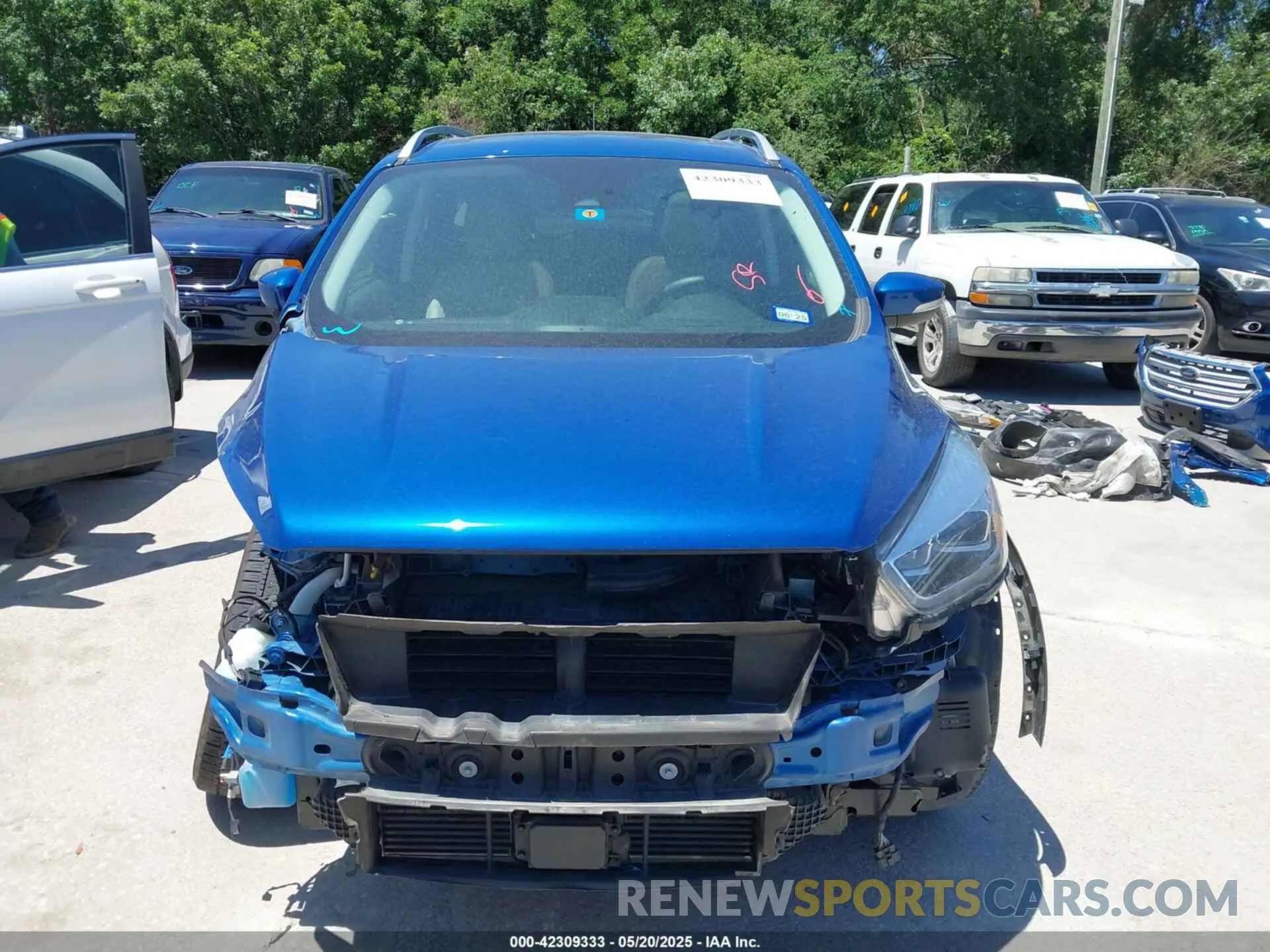 13 Photograph of a damaged car 1FMCU0J96KUC34410 FORD ESCAPE 2019