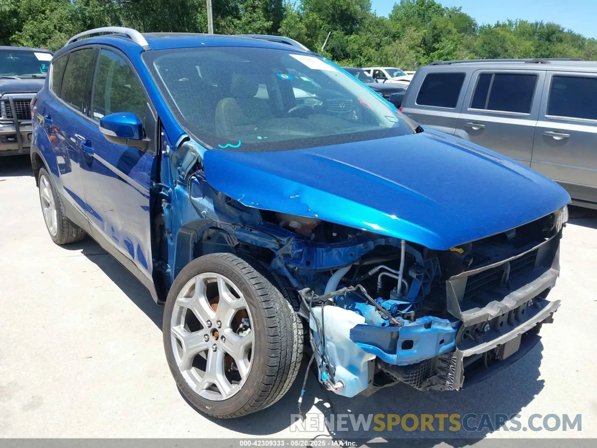 6 Photograph of a damaged car 1FMCU0J96KUC34410 FORD ESCAPE 2019