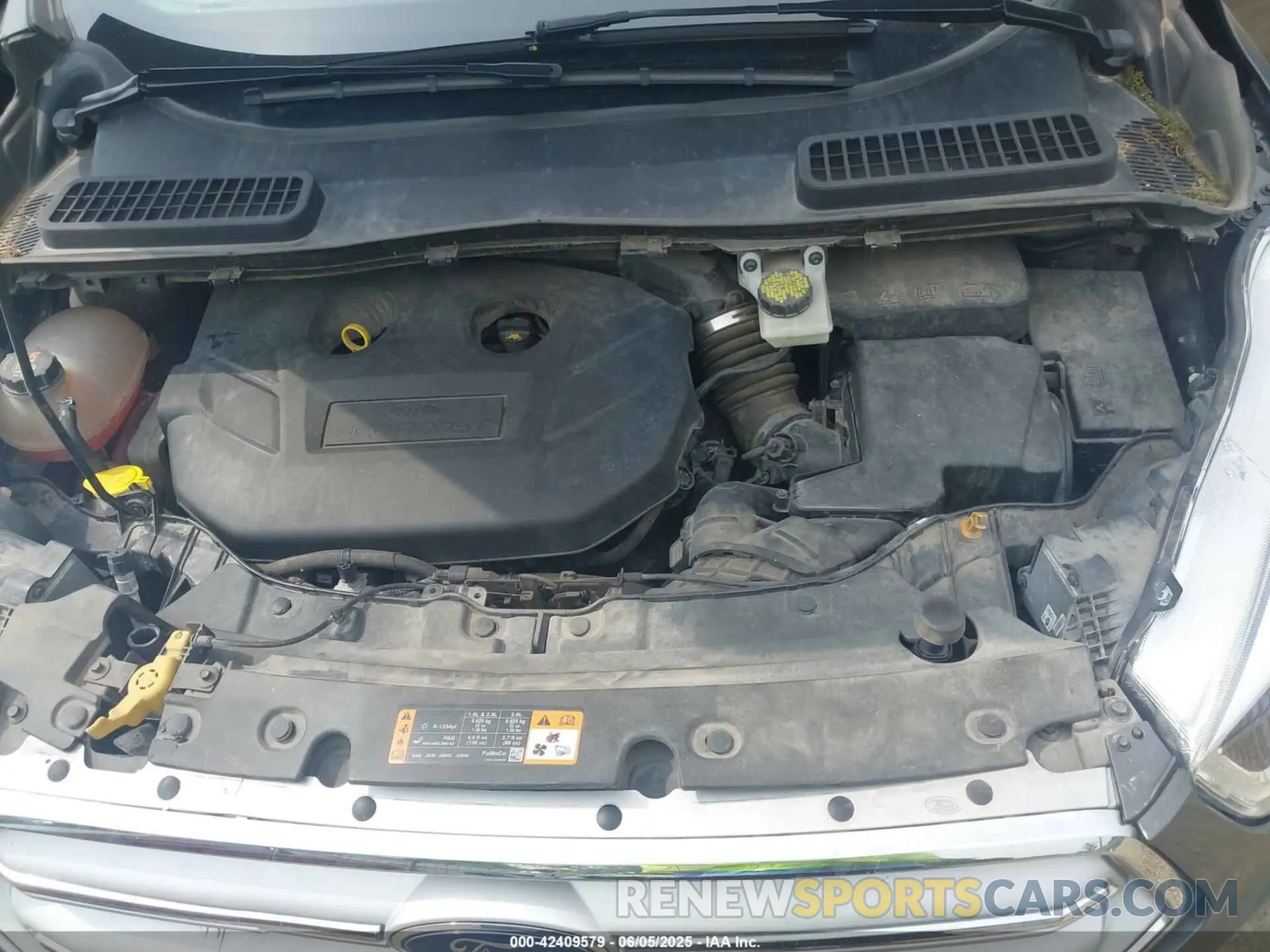 10 Photograph of a damaged car 1FMCU0J97KUA34281 FORD ESCAPE 2019