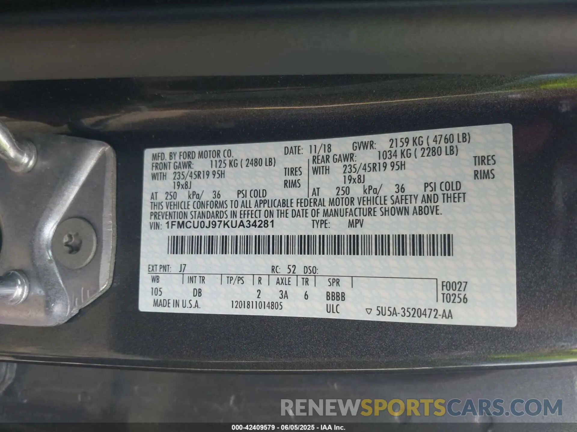 9 Photograph of a damaged car 1FMCU0J97KUA34281 FORD ESCAPE 2019
