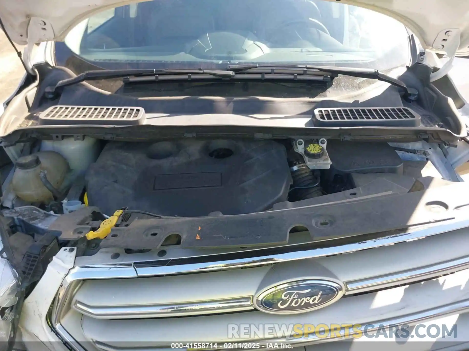 10 Photograph of a damaged car 1FMCU0J98KUA06117 FORD ESCAPE 2019