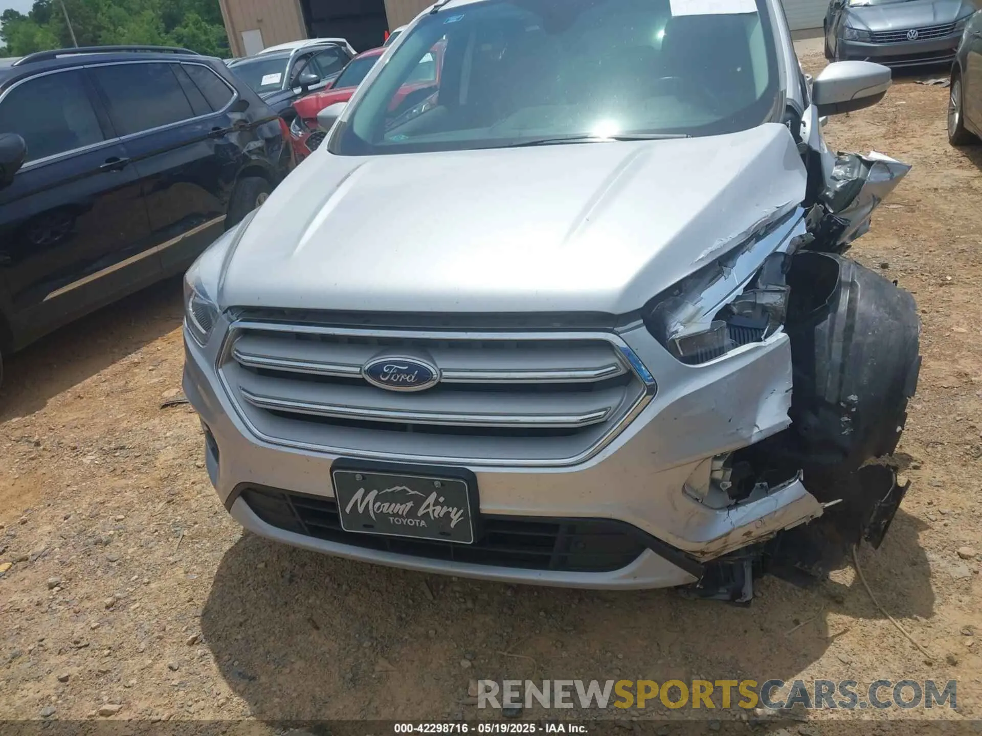11 Photograph of a damaged car 1FMCU0J98KUA75390 FORD ESCAPE 2019