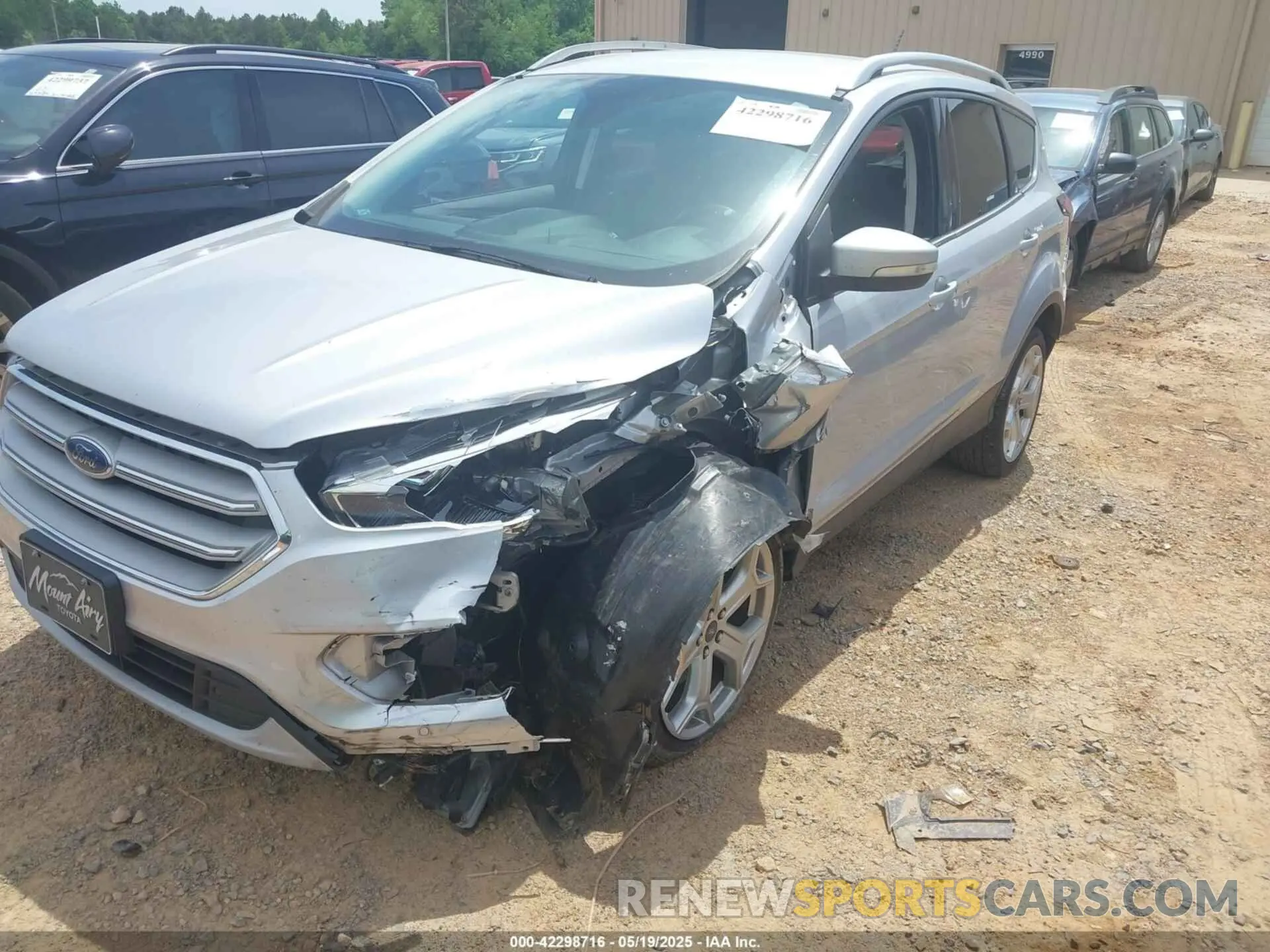 2 Photograph of a damaged car 1FMCU0J98KUA75390 FORD ESCAPE 2019