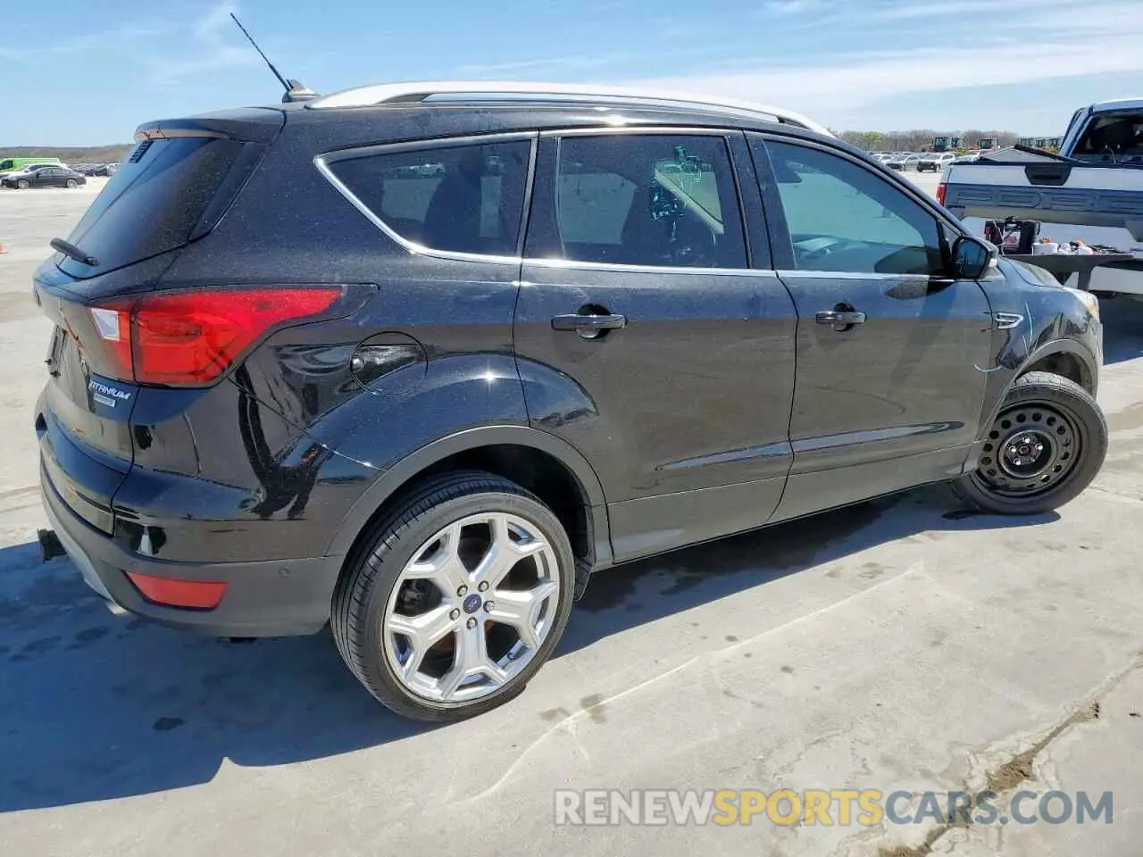 3 Photograph of a damaged car 1FMCU0J99KUA41197 FORD ESCAPE 2019