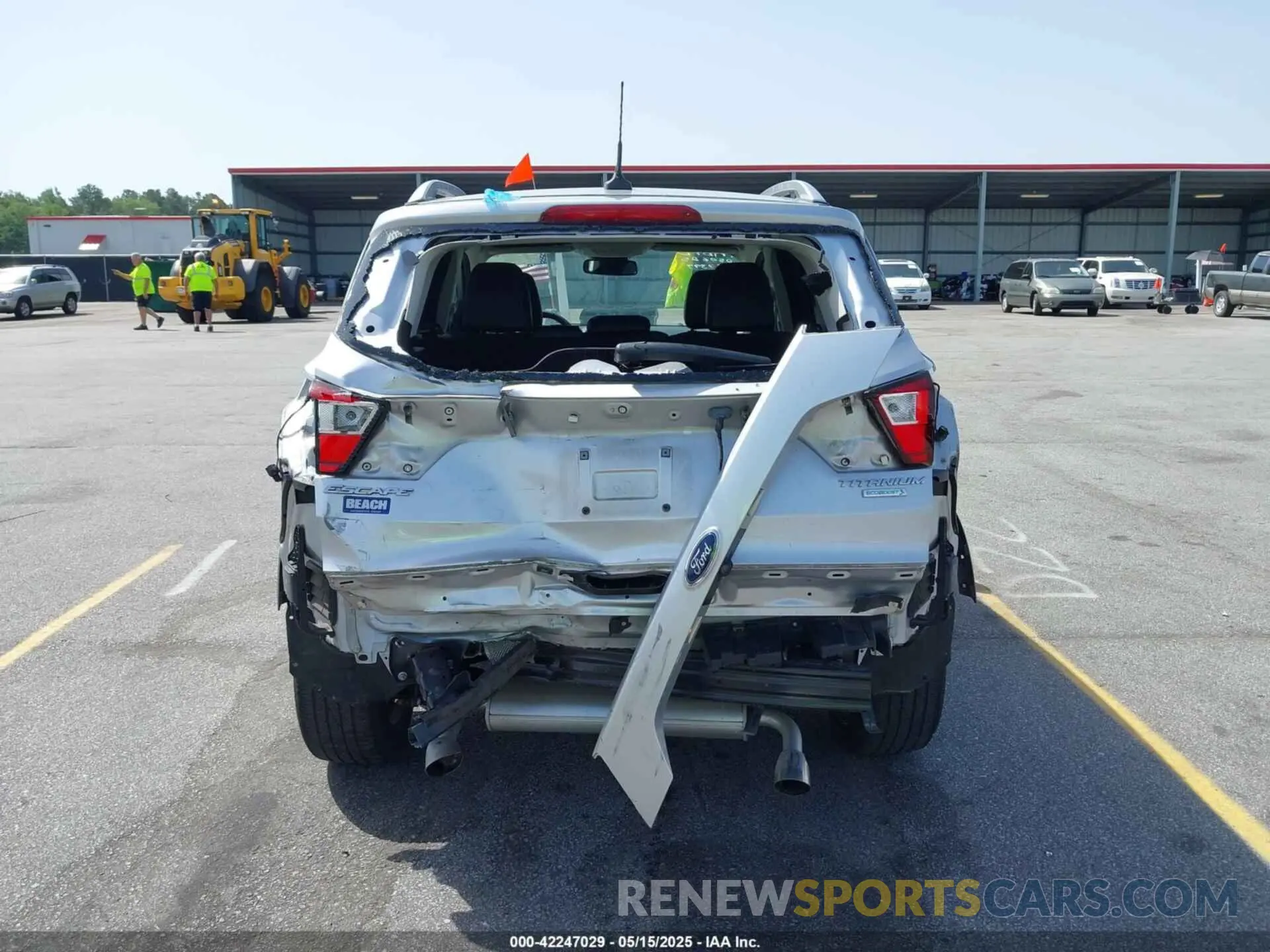 17 Photograph of a damaged car 1FMCU0J99KUA87399 FORD ESCAPE 2019