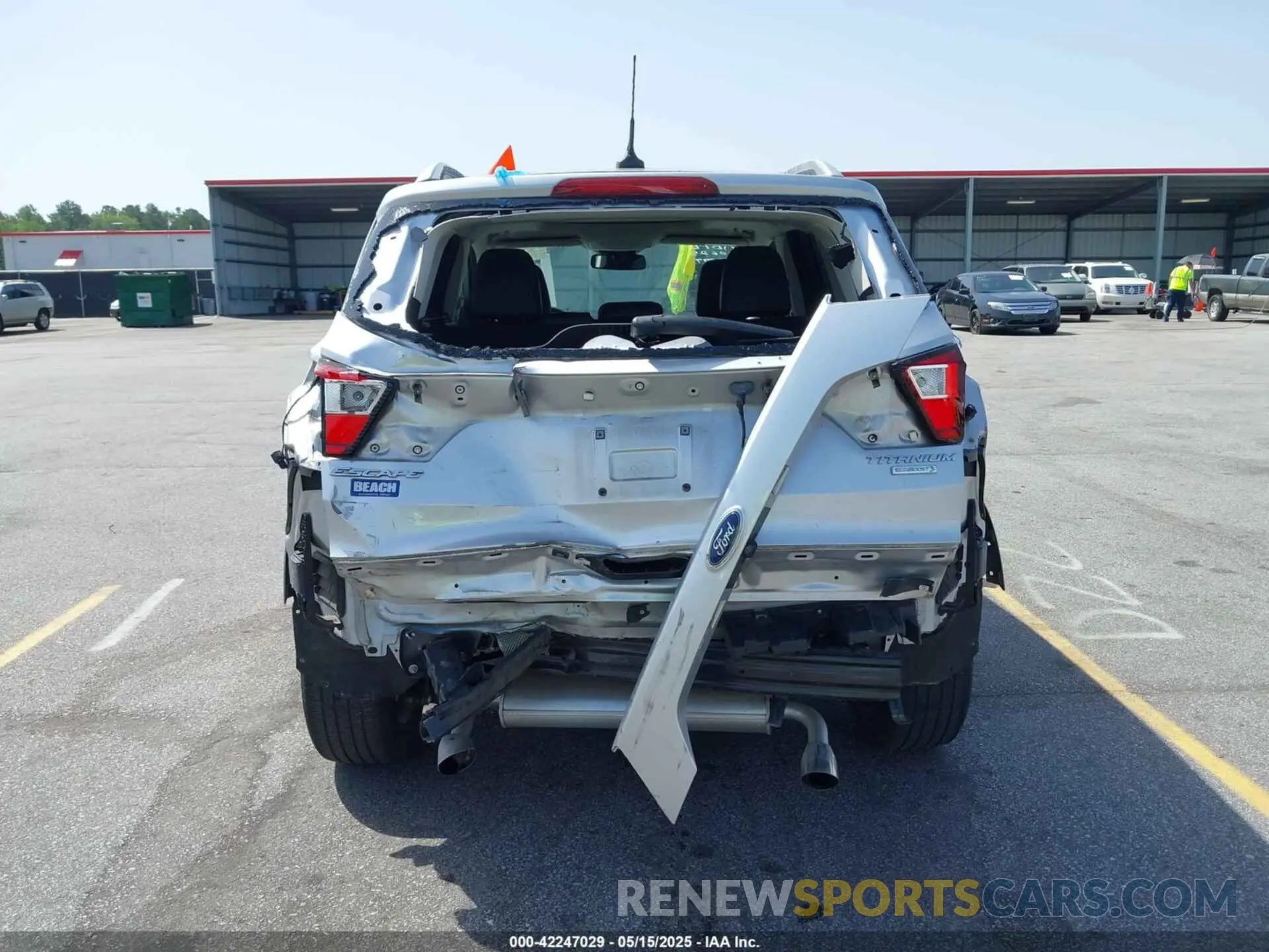 18 Photograph of a damaged car 1FMCU0J99KUA87399 FORD ESCAPE 2019