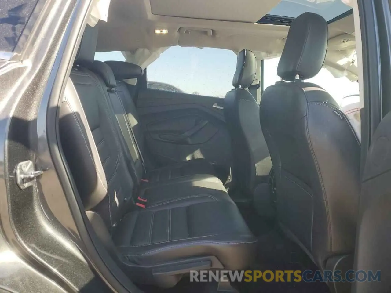 10 Photograph of a damaged car 1FMCU0J99KUA91761 FORD ESCAPE 2019