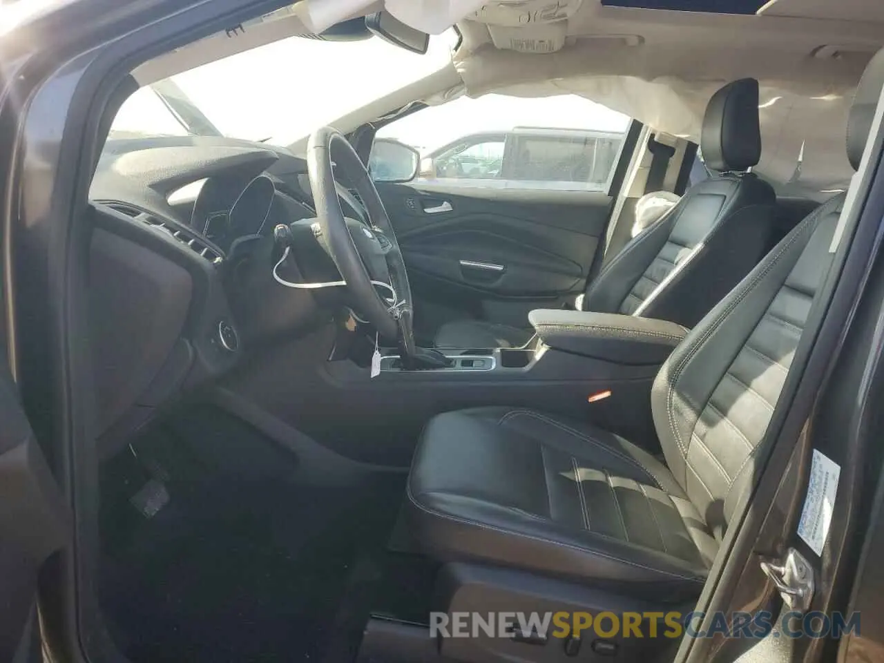 7 Photograph of a damaged car 1FMCU0J99KUA91761 FORD ESCAPE 2019