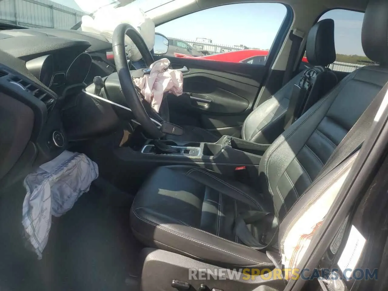 7 Photograph of a damaged car 1FMCU0J99KUB10731 FORD ESCAPE 2019