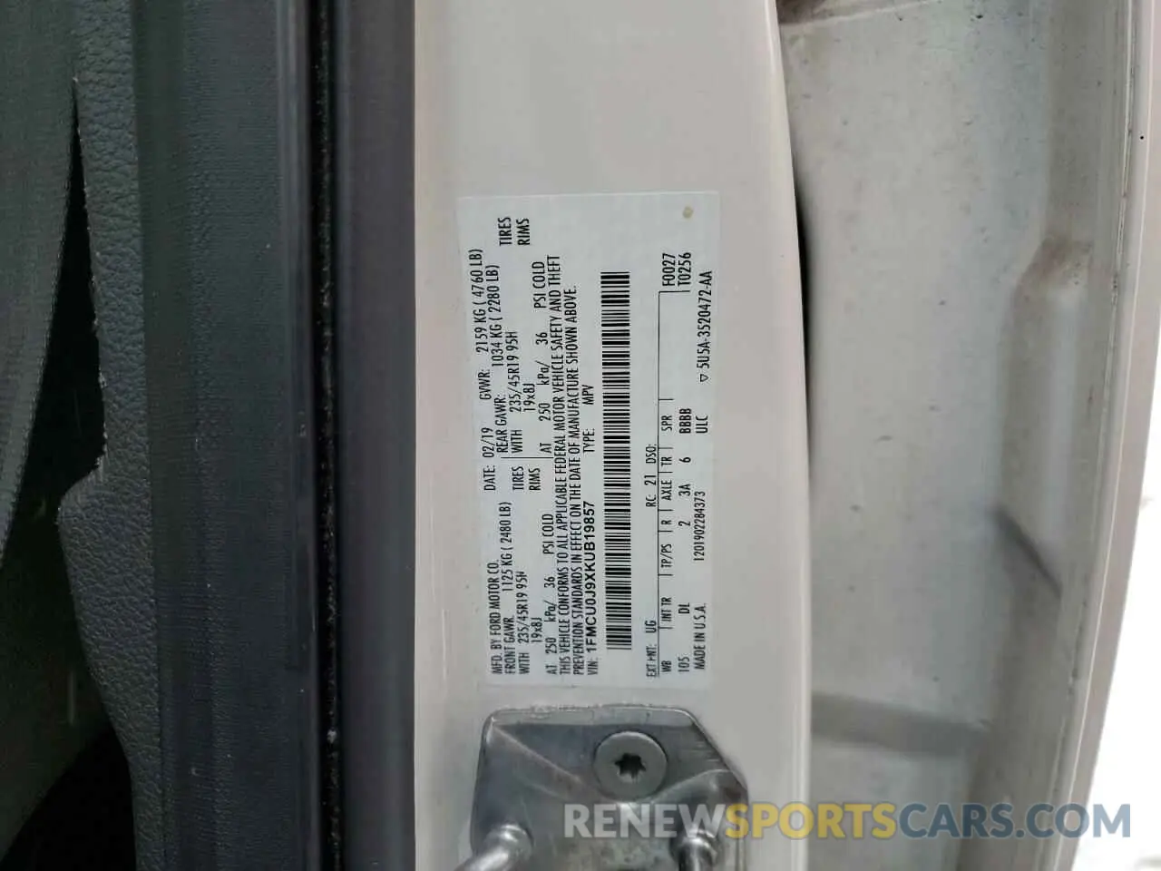 13 Photograph of a damaged car 1FMCU0J9XKUB19857 FORD ESCAPE 2019