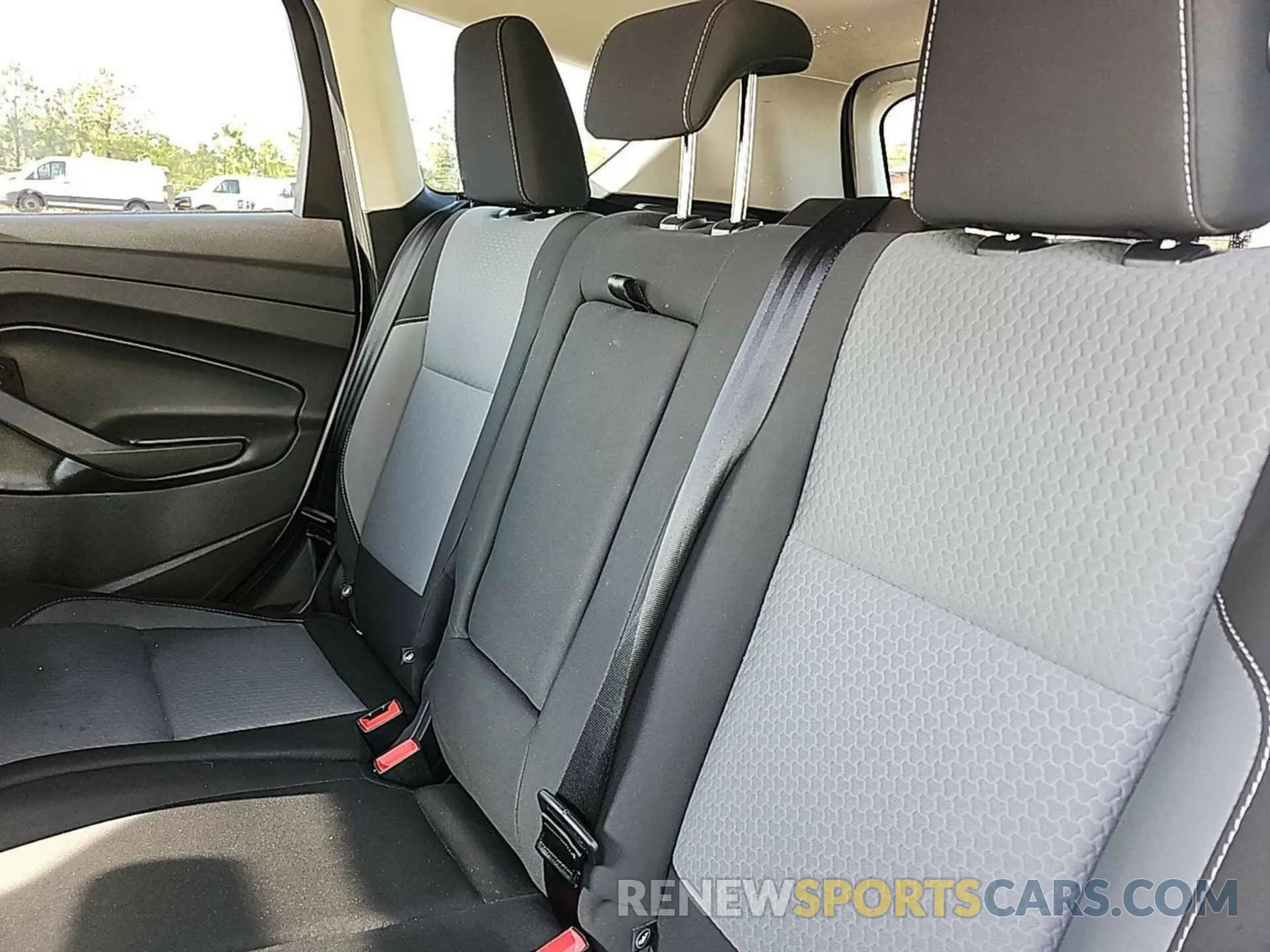 21 Photograph of a damaged car 1FMCU9G90KUB65290 FORD ESCAPE 2019
