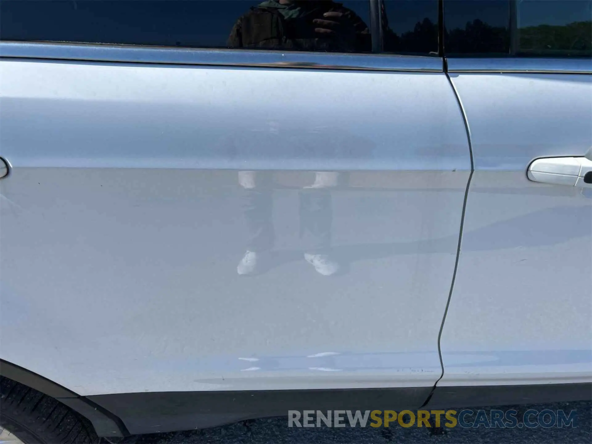 29 Photograph of a damaged car 1FMCU9G90KUB65290 FORD ESCAPE 2019
