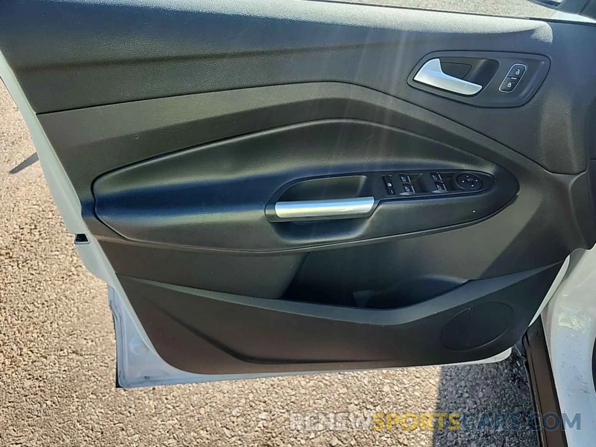 30 Photograph of a damaged car 1FMCU9G90KUB65290 FORD ESCAPE 2019