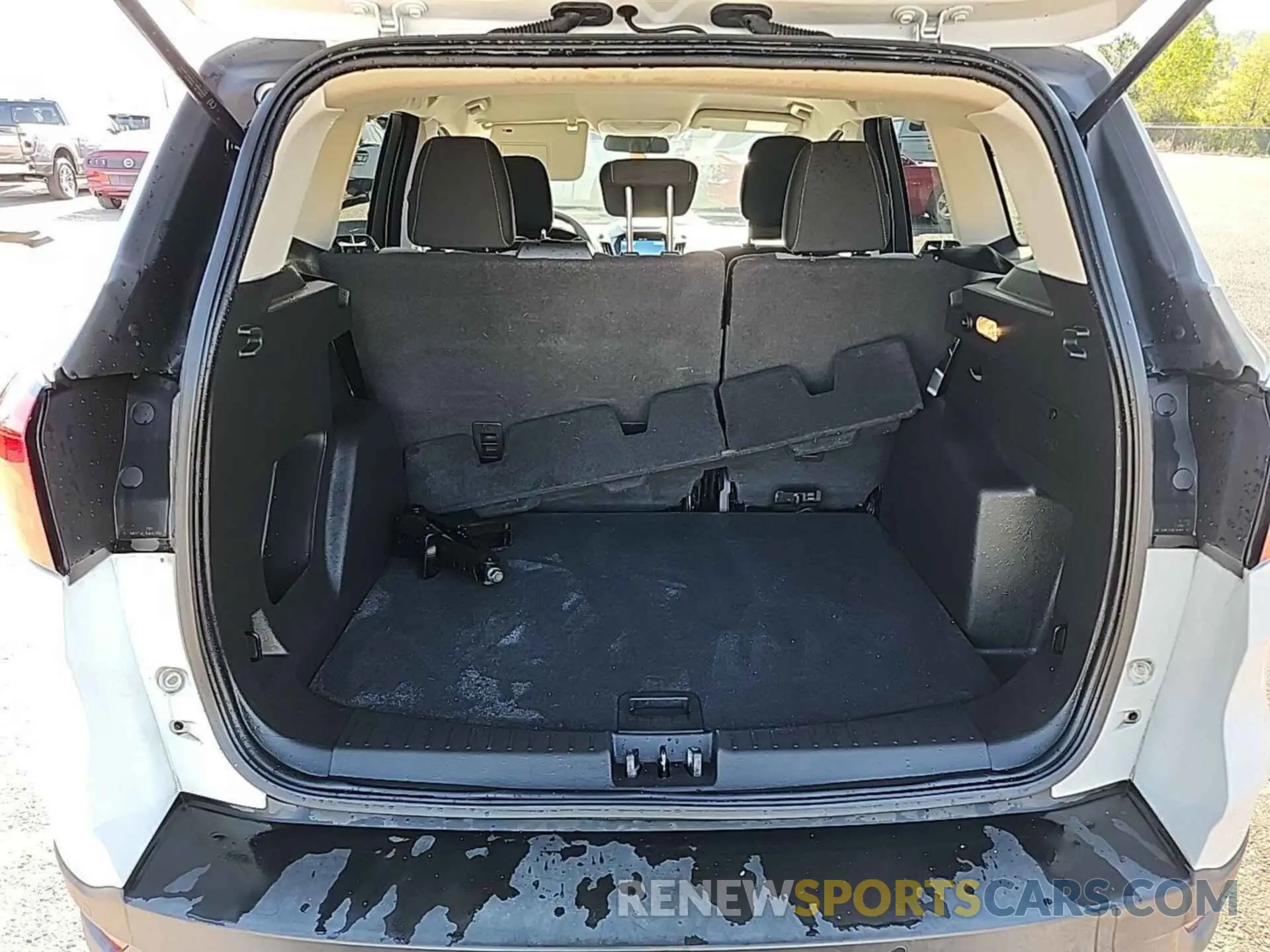 7 Photograph of a damaged car 1FMCU9G90KUB65290 FORD ESCAPE 2019