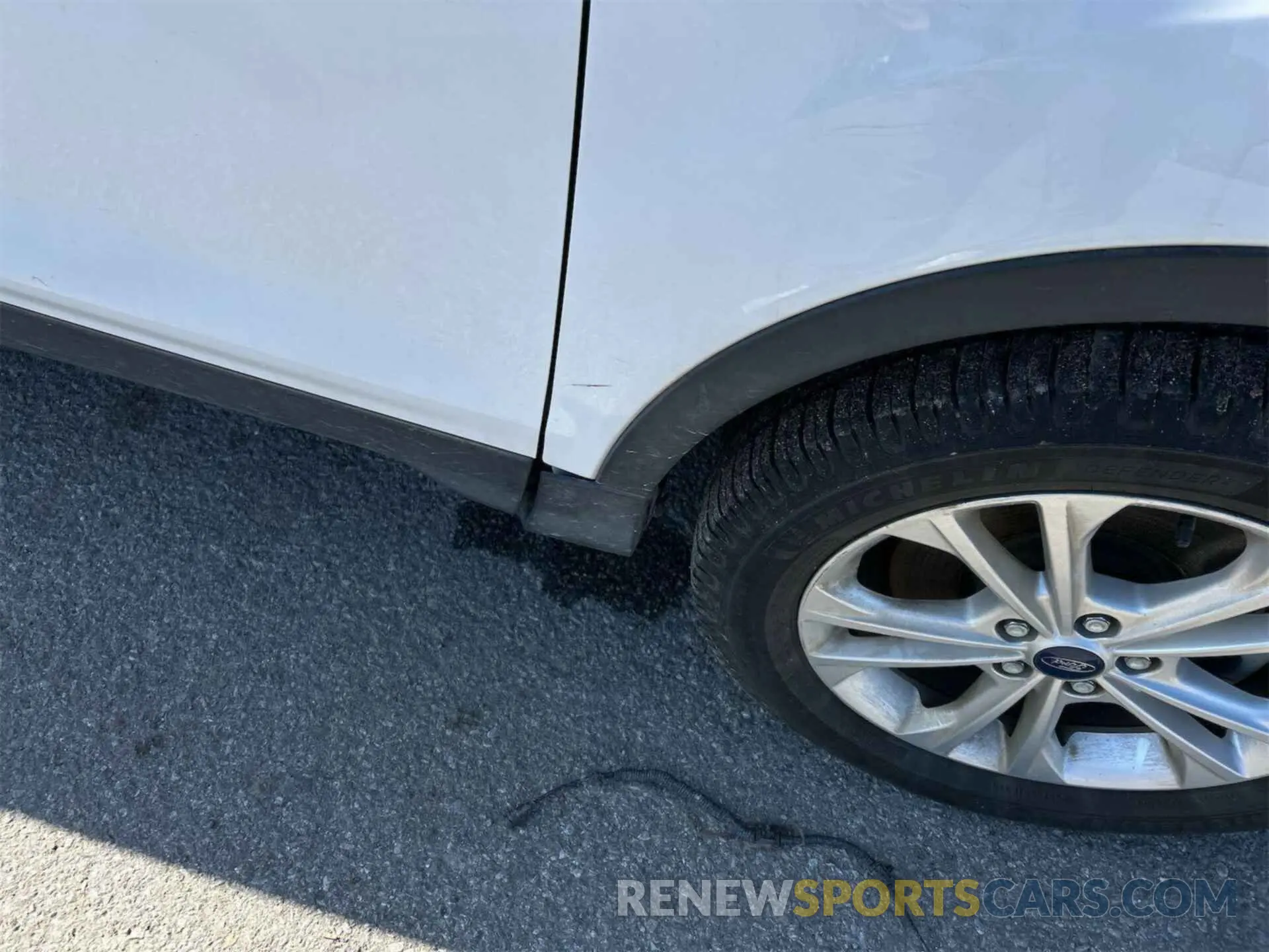 8 Photograph of a damaged car 1FMCU9G90KUB65290 FORD ESCAPE 2019