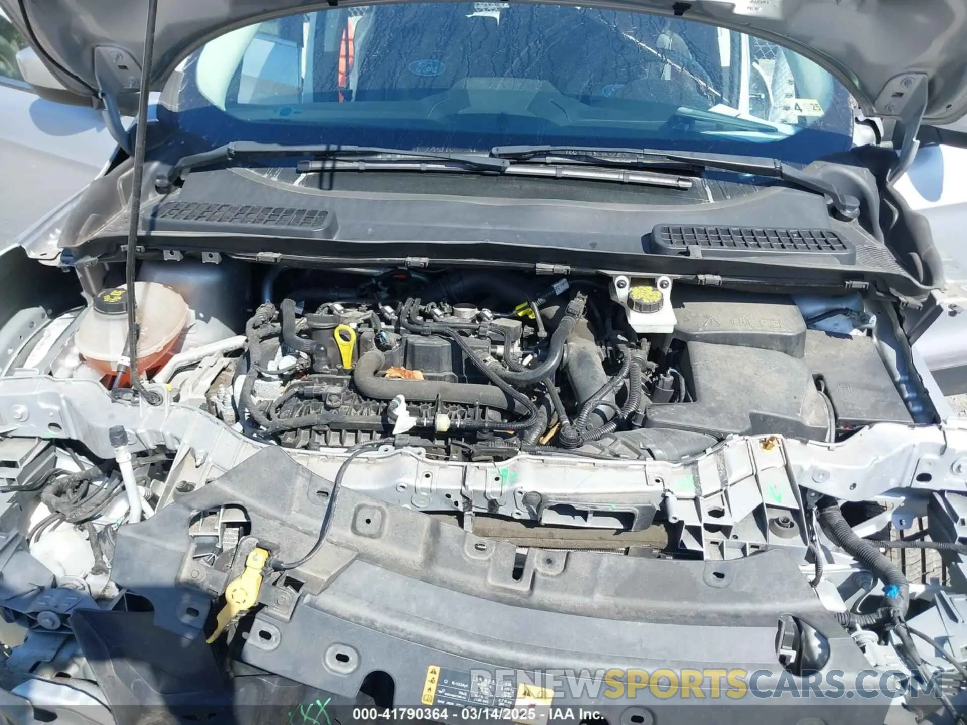 10 Photograph of a damaged car 1FMCU9GD0KUA12963 FORD ESCAPE 2019