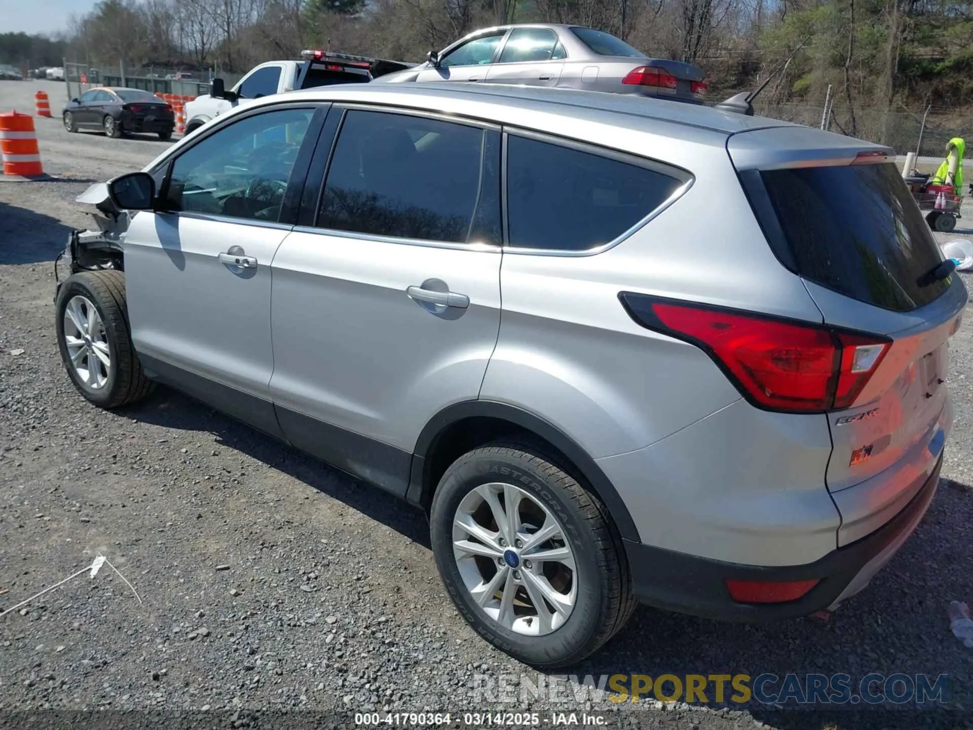 3 Photograph of a damaged car 1FMCU9GD0KUA12963 FORD ESCAPE 2019